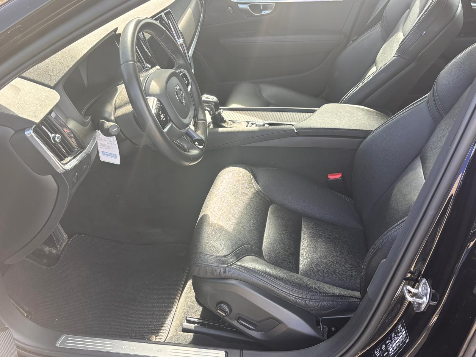 VOLVO V90 Cross Country D4 Pro AWD Geartronic-image-11