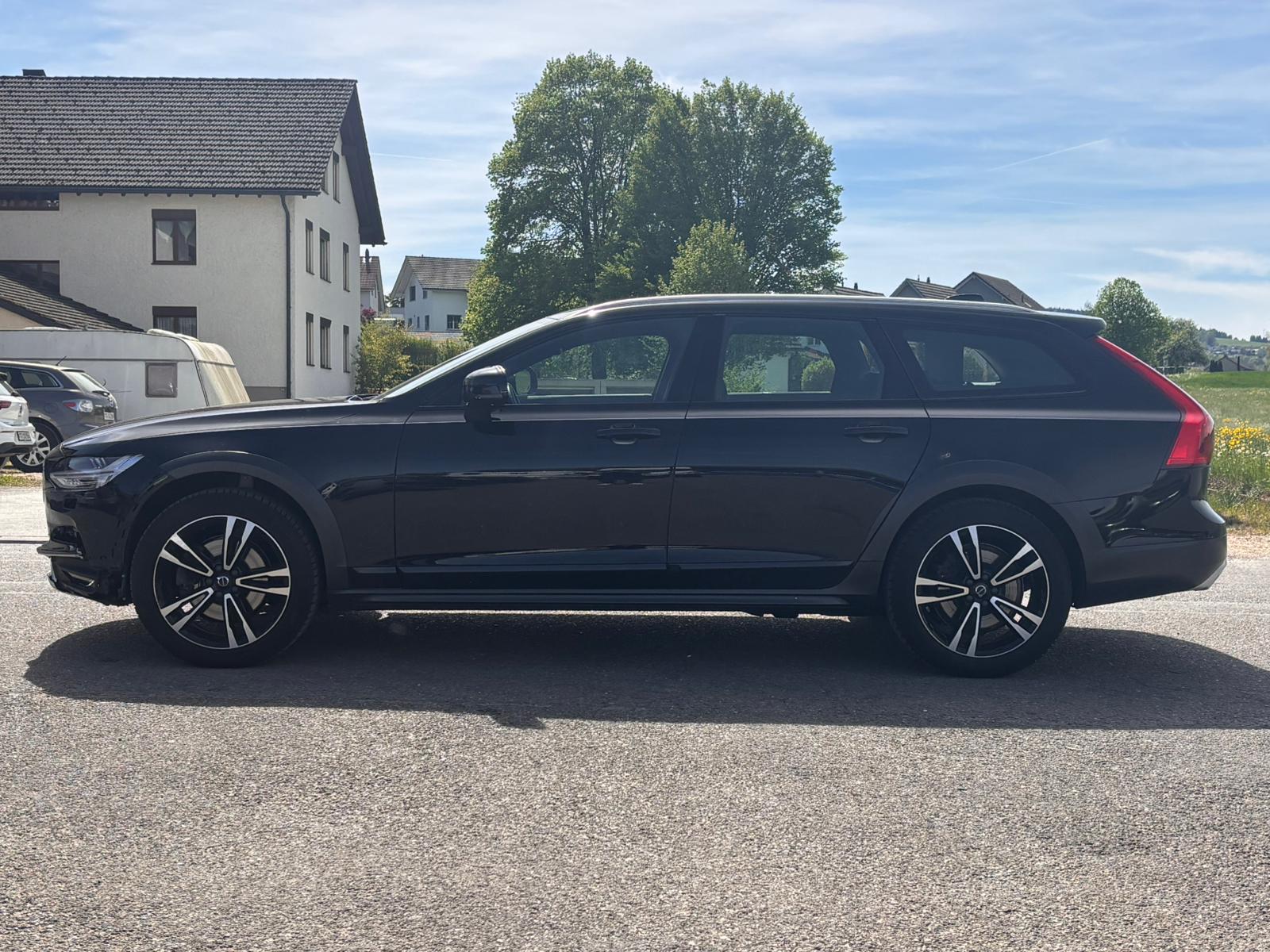 VOLVO V90 Cross Country D4 Pro AWD Geartronic-image-7