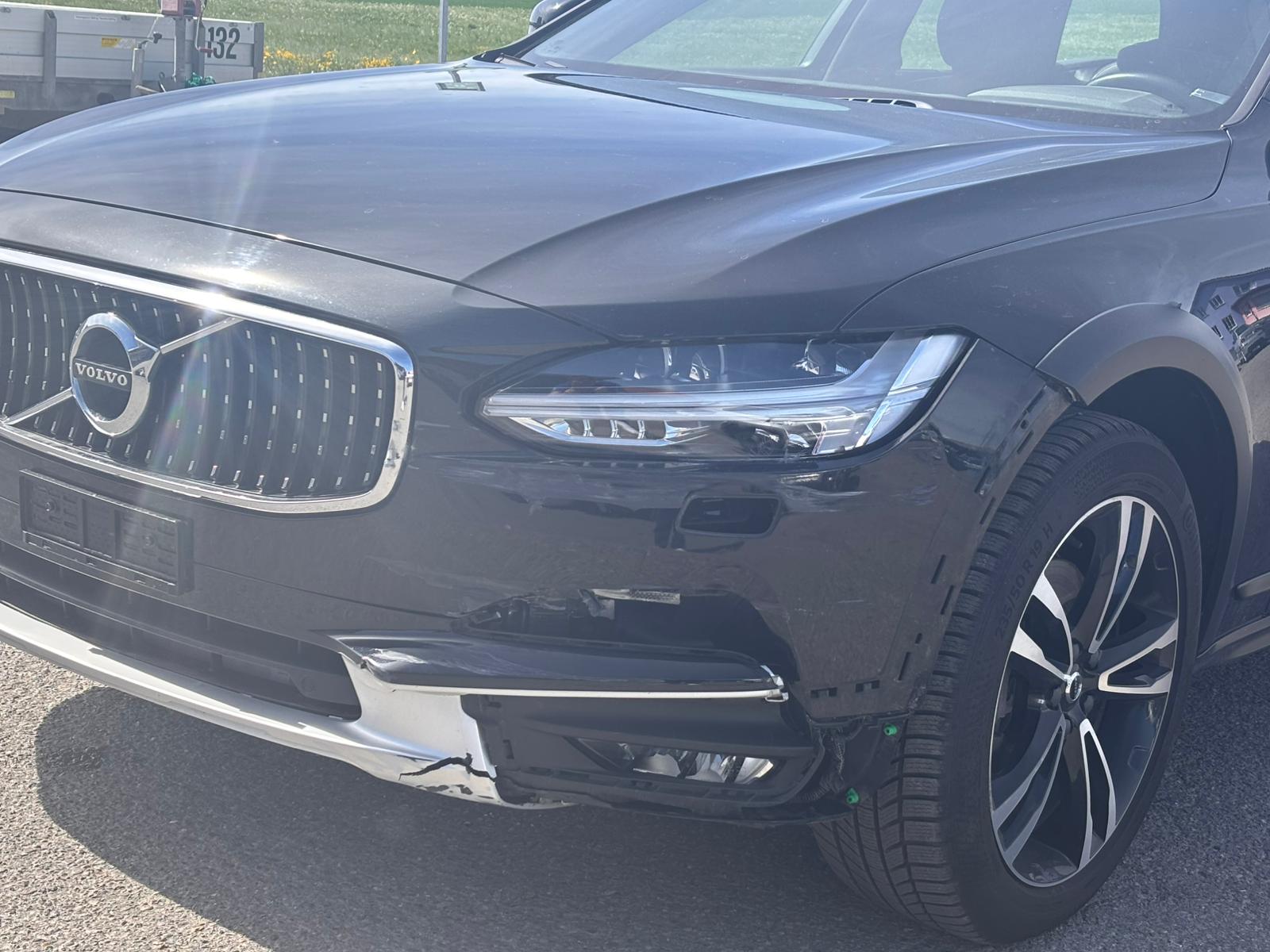 VOLVO V90 Cross Country D4 Pro AWD Geartronic-image-9