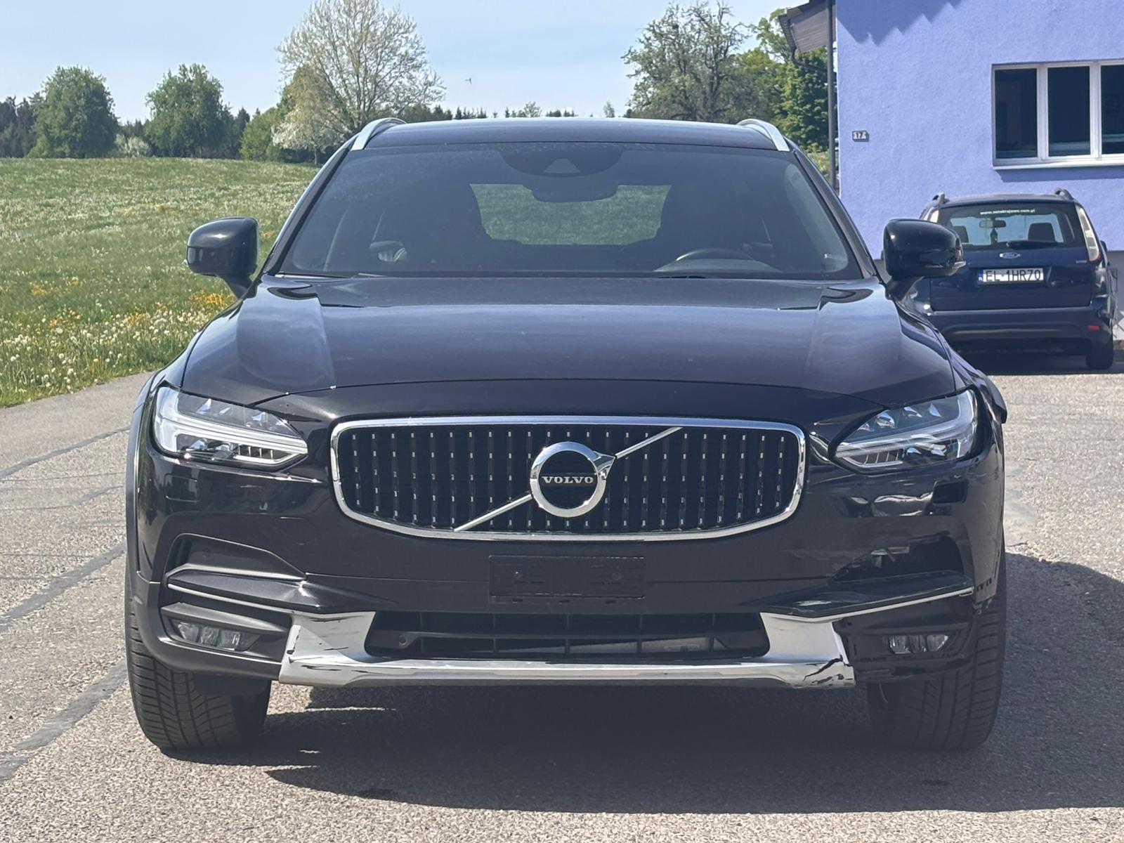 VOLVO V90 Cross Country D4 Pro AWD Geartronic-image-1