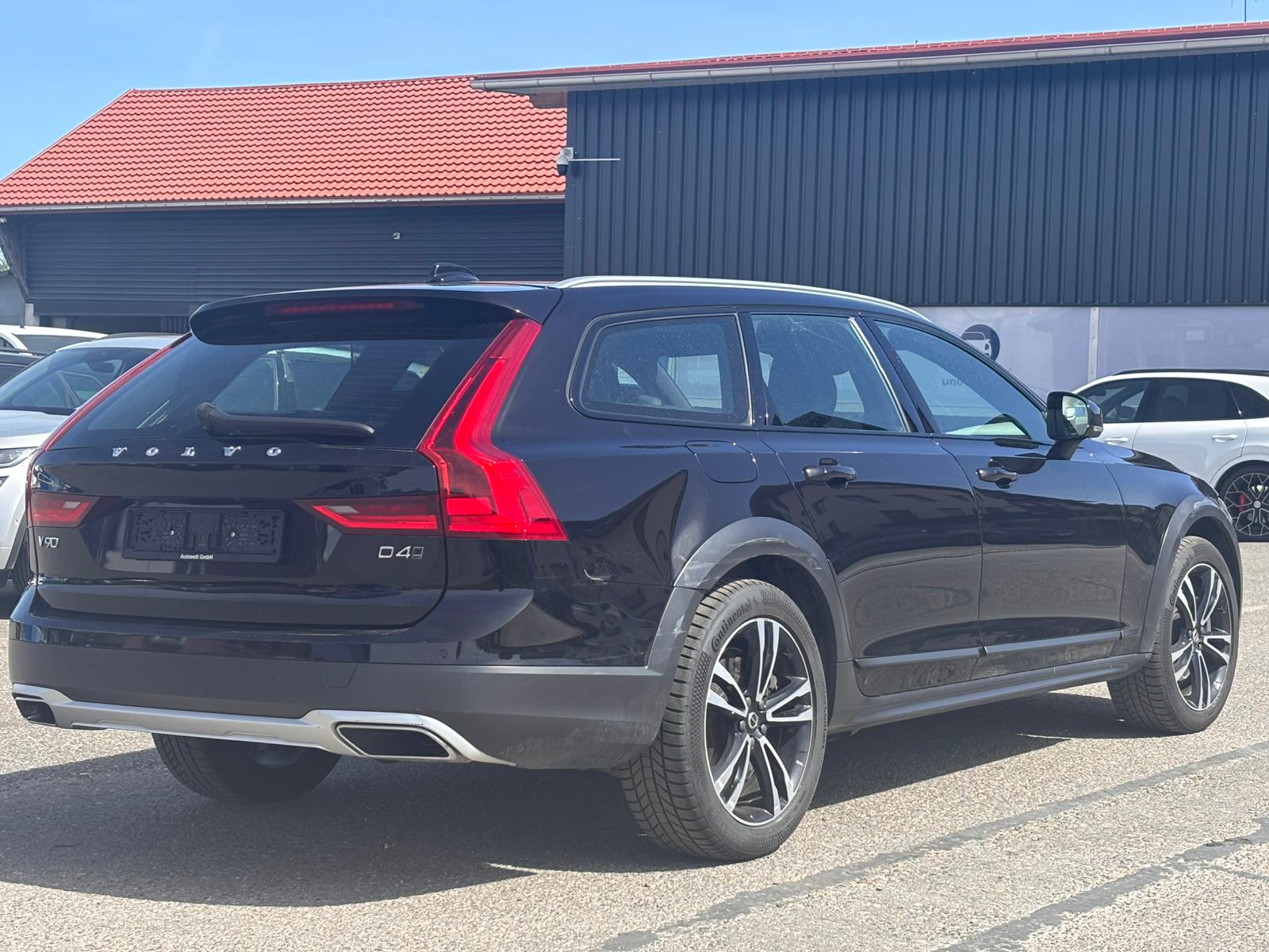 VOLVO V90 Cross Country D4 Pro AWD Geartronic-image-4
