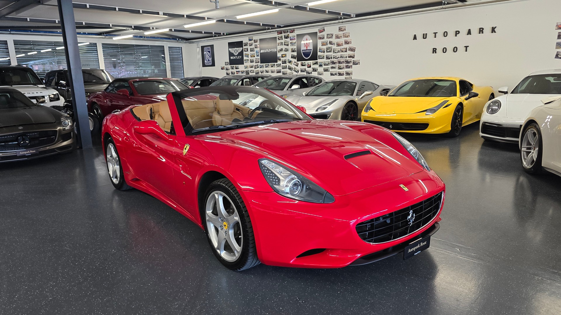 FERRARI California 4.3 V8-showroom-element-1