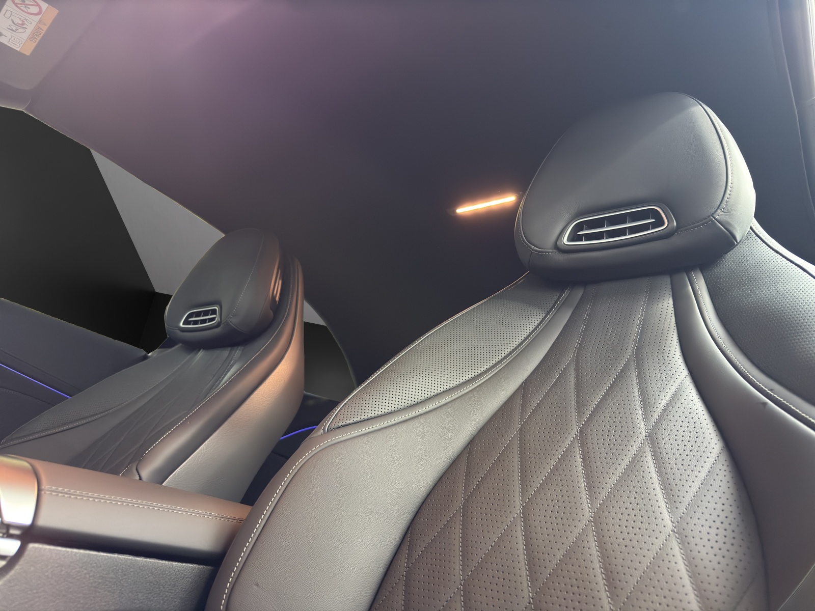 MERCEDES-BENZ CLE AMG 53 Cabrio 4Matic+ 9G-Tronic-image-12