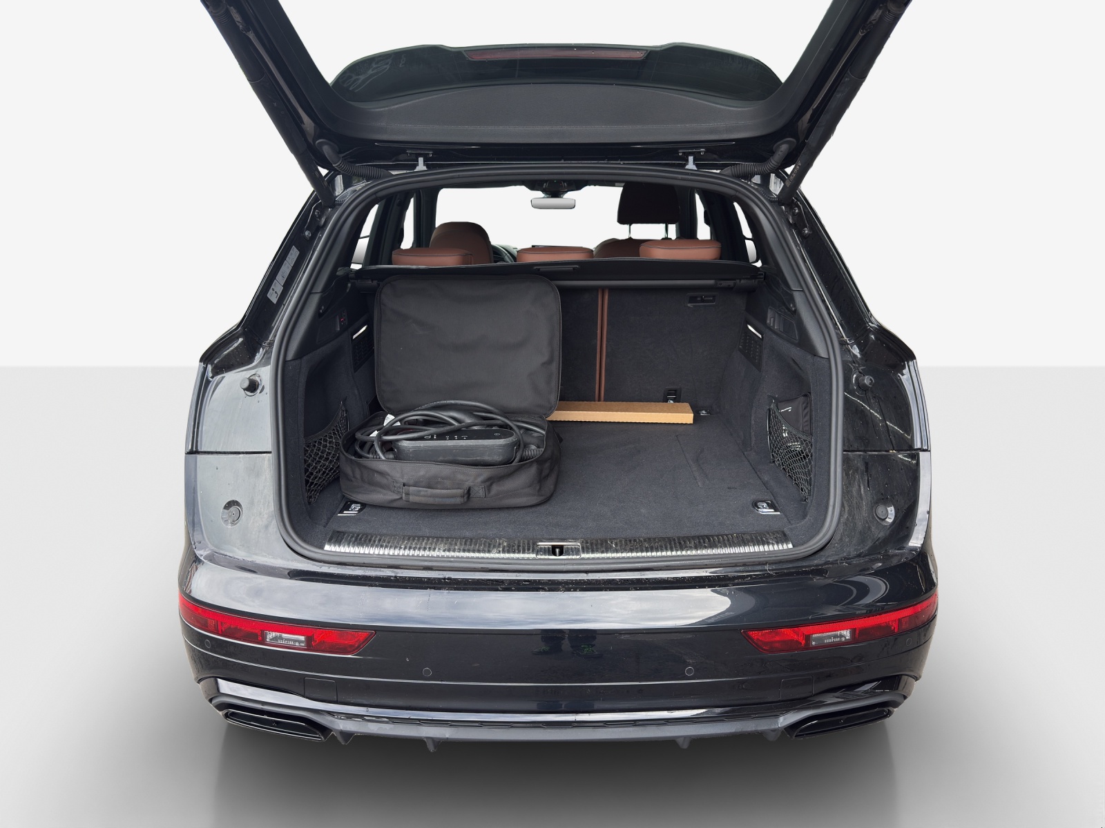 AUDI Q5 50 TFSI e PHEV S line quattro S-tronic-image-13