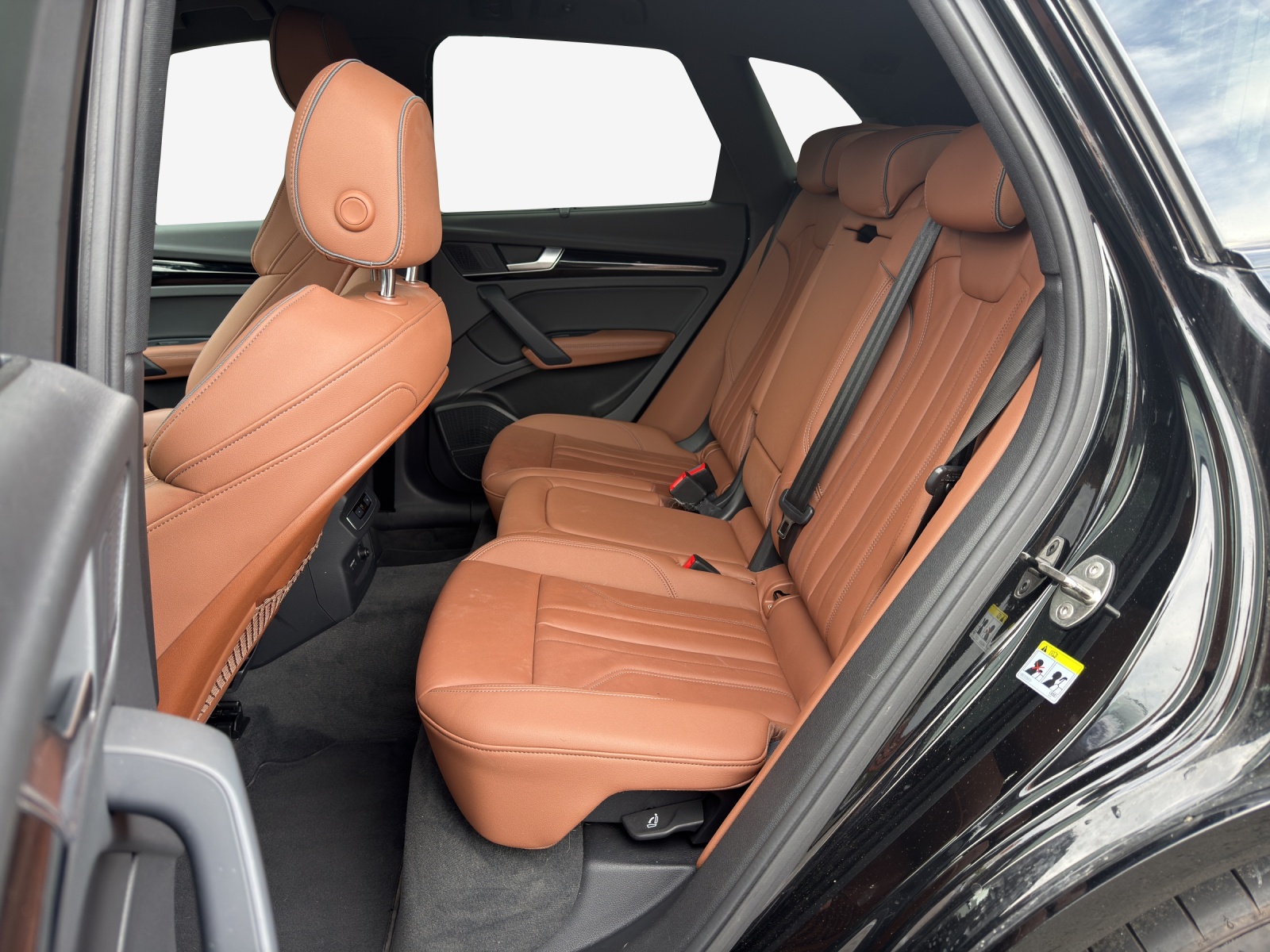 AUDI Q5 50 TFSI e PHEV S line quattro S-tronic-image-12