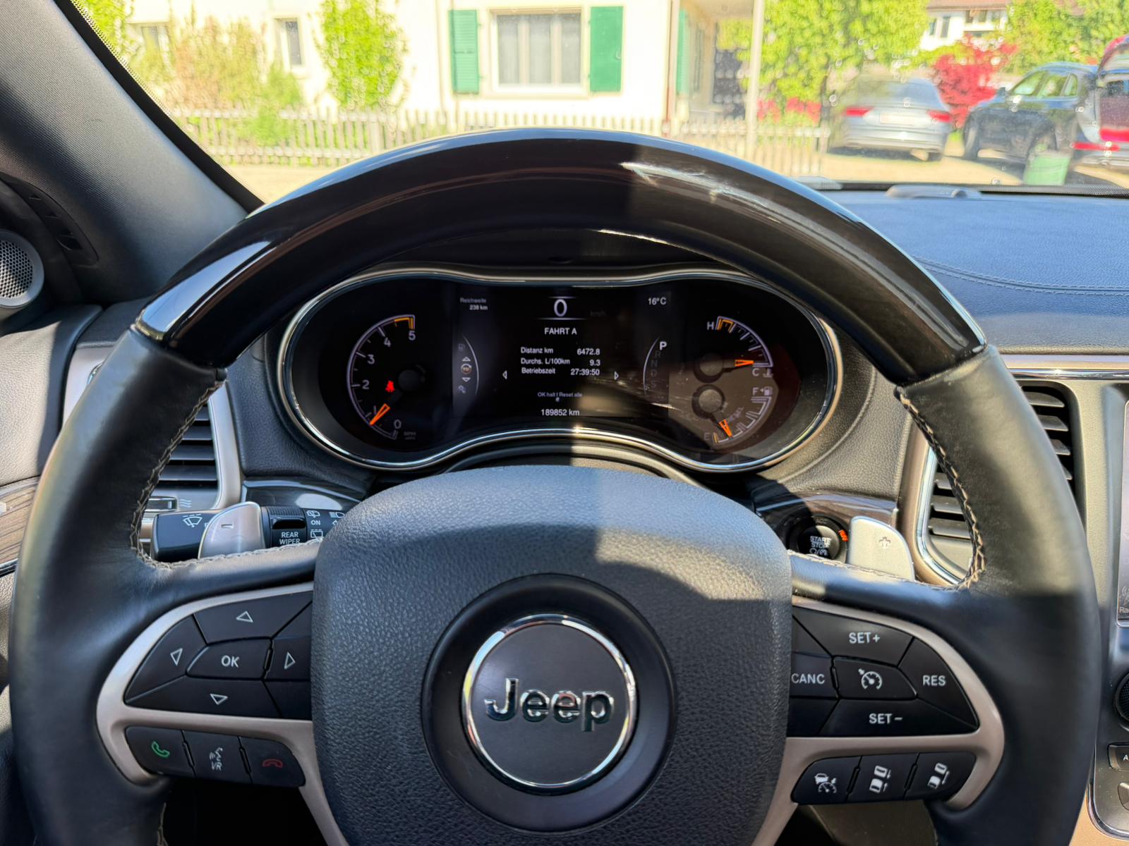 JEEP Grand Cherokee 3.0 CRD Overland Automatic-image-24