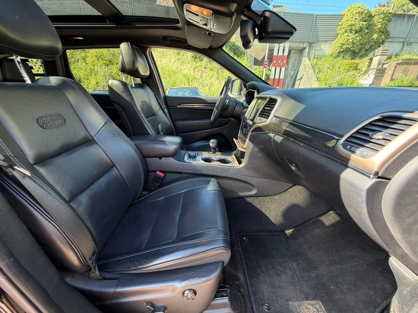 JEEP Grand Cherokee 3.0 CRD Overland Automatic-image-15