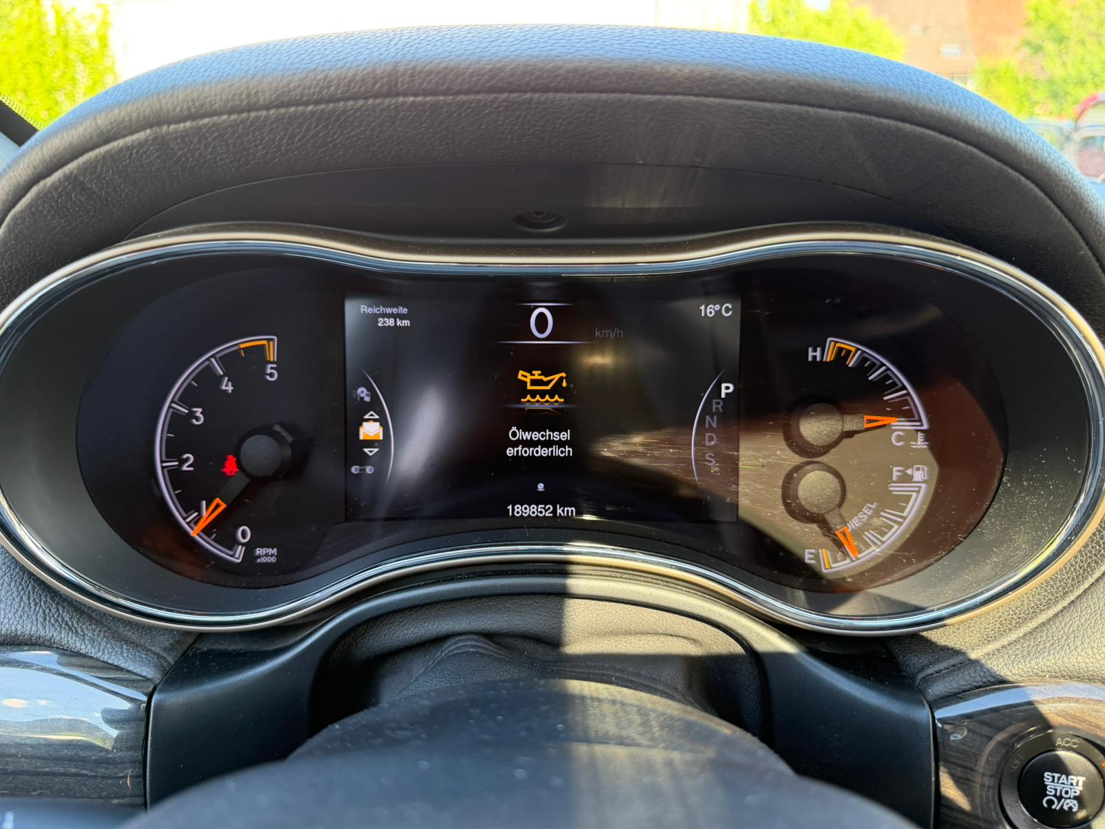 JEEP Grand Cherokee 3.0 CRD Overland Automatic-image-25