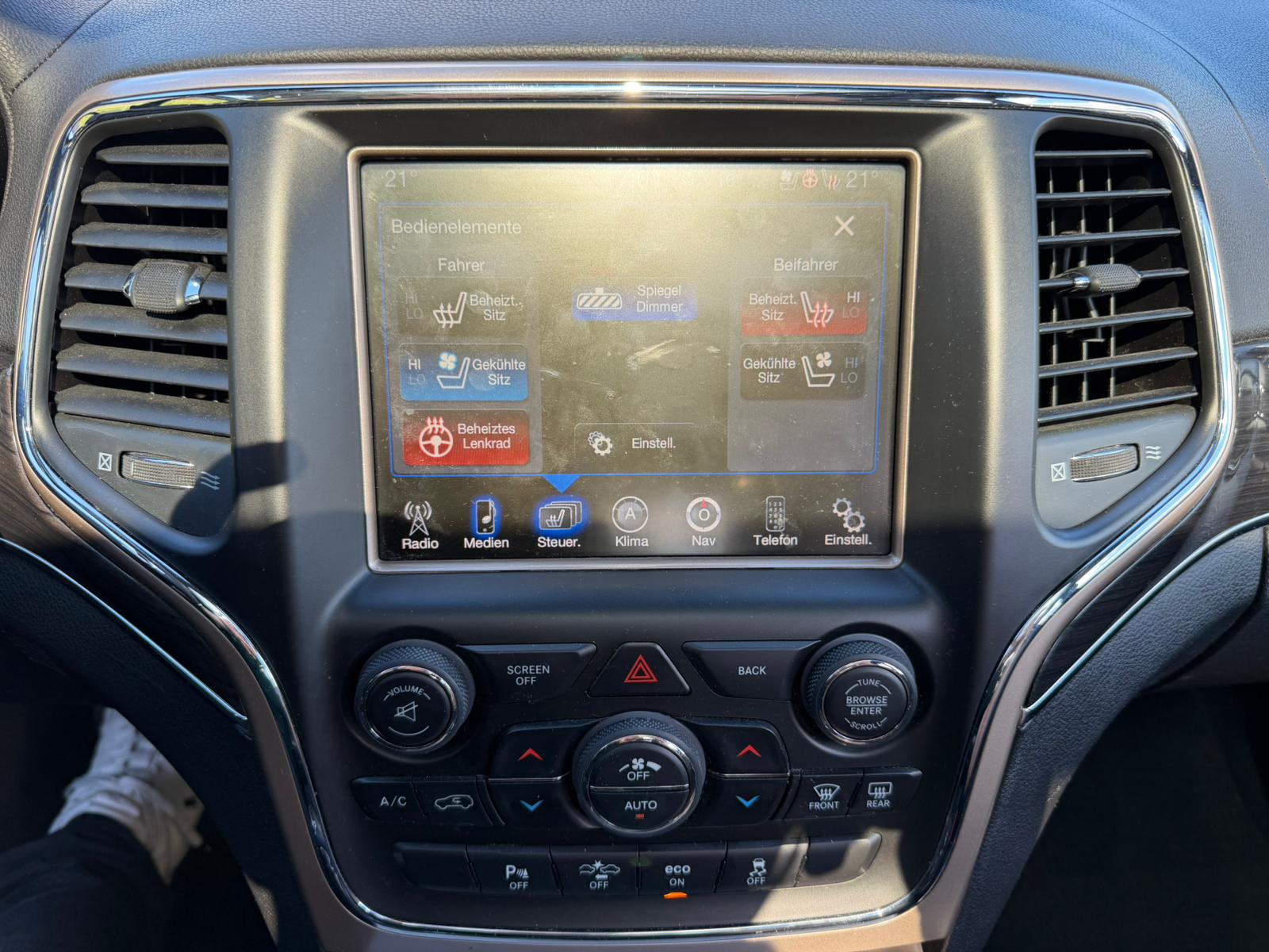 JEEP Grand Cherokee 3.0 CRD Overland Automatic-image-22