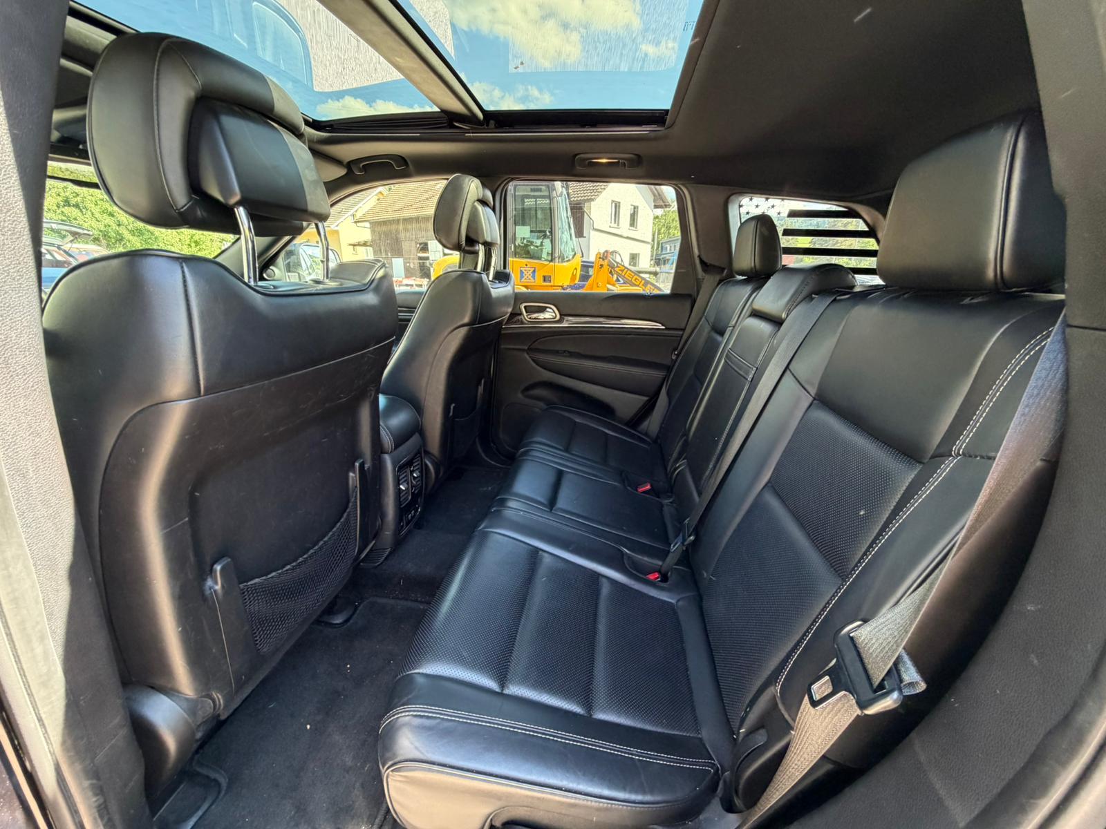 JEEP Grand Cherokee 3.0 CRD Overland Automatic-image-11