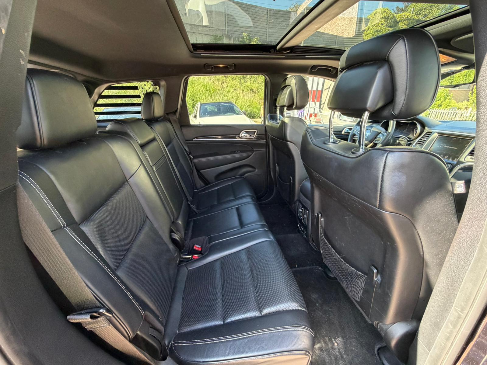 JEEP Grand Cherokee 3.0 CRD Overland Automatic-image-14