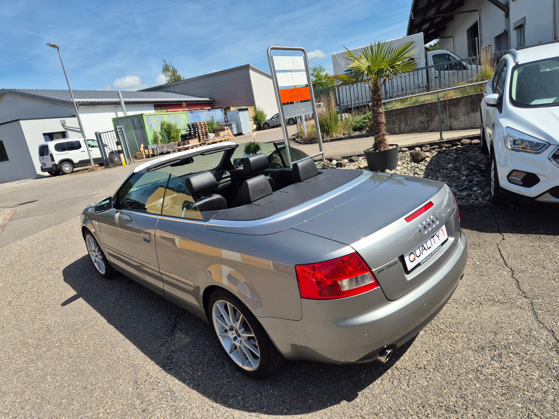 AUDI A4 Cabriolet 3.0 V6-showroom-element-3