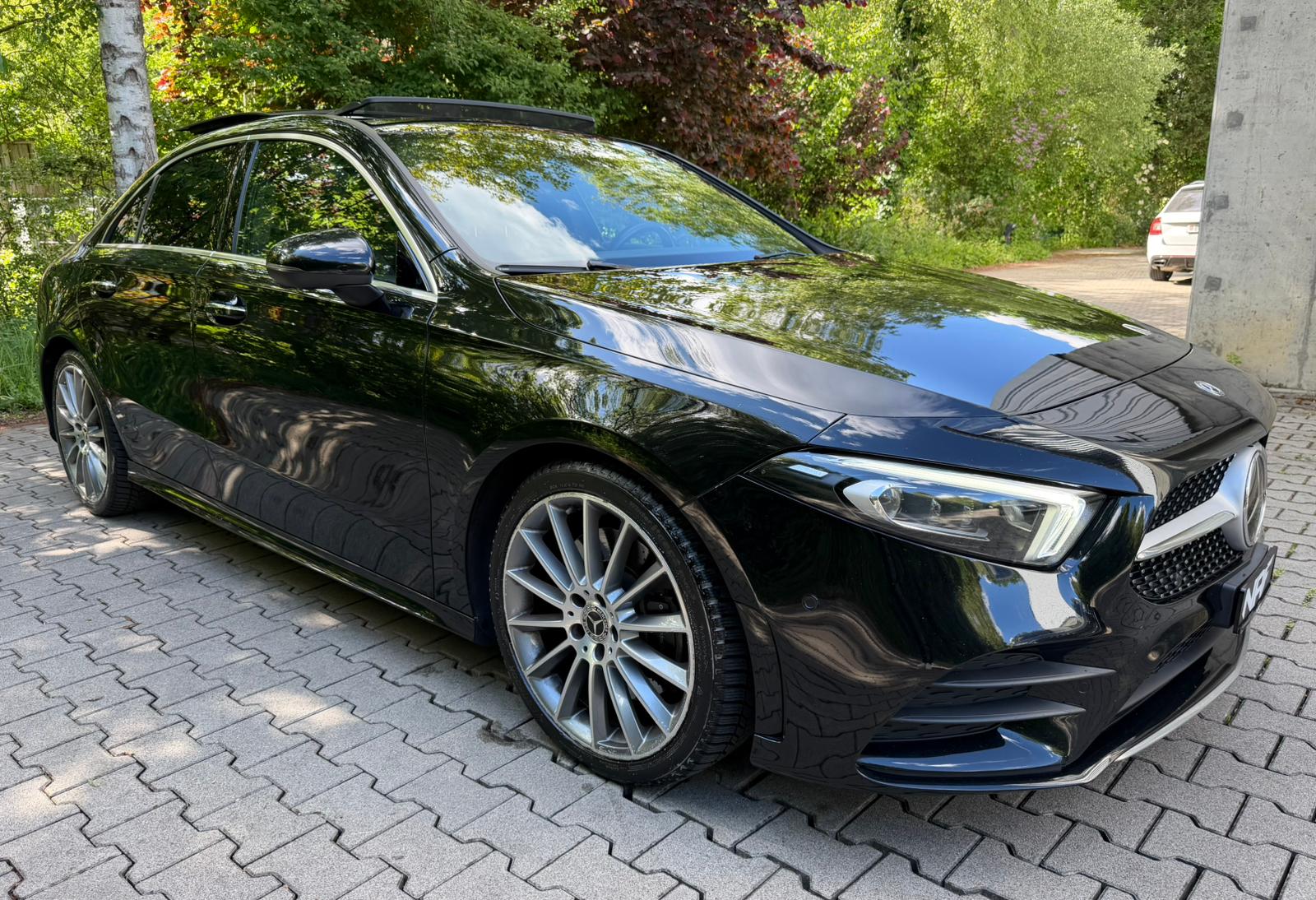 MERCEDES-BENZ A 250 4Matic AMG Line 4Matic 7G-DCT-image-6