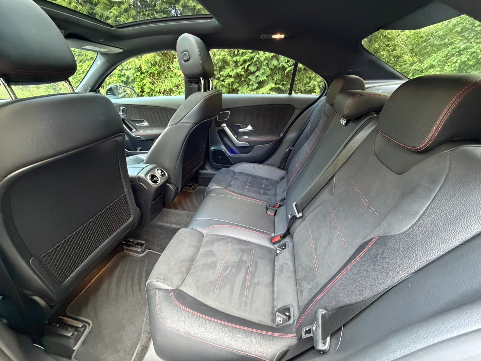 MERCEDES-BENZ A 250 4Matic AMG Line 4Matic 7G-DCT-image-12