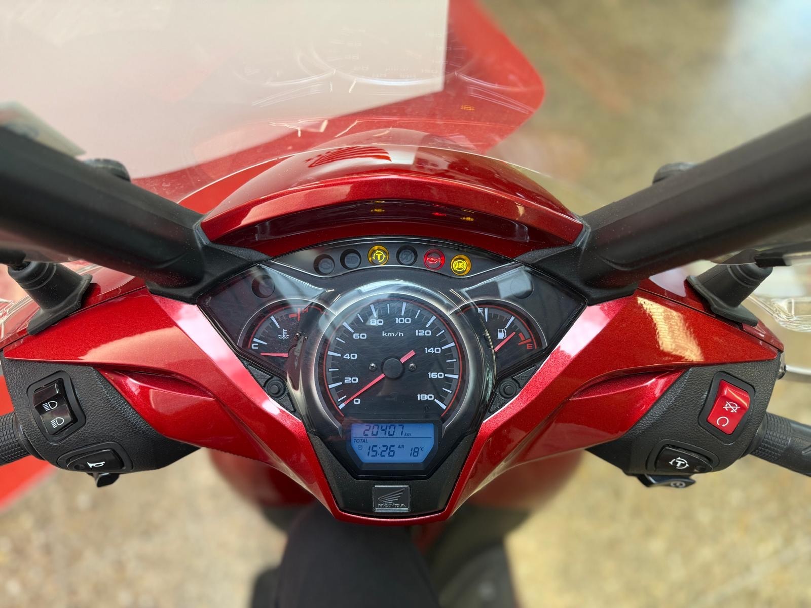 HONDA SH 300 A mit Top-Case und Windschild-image-8