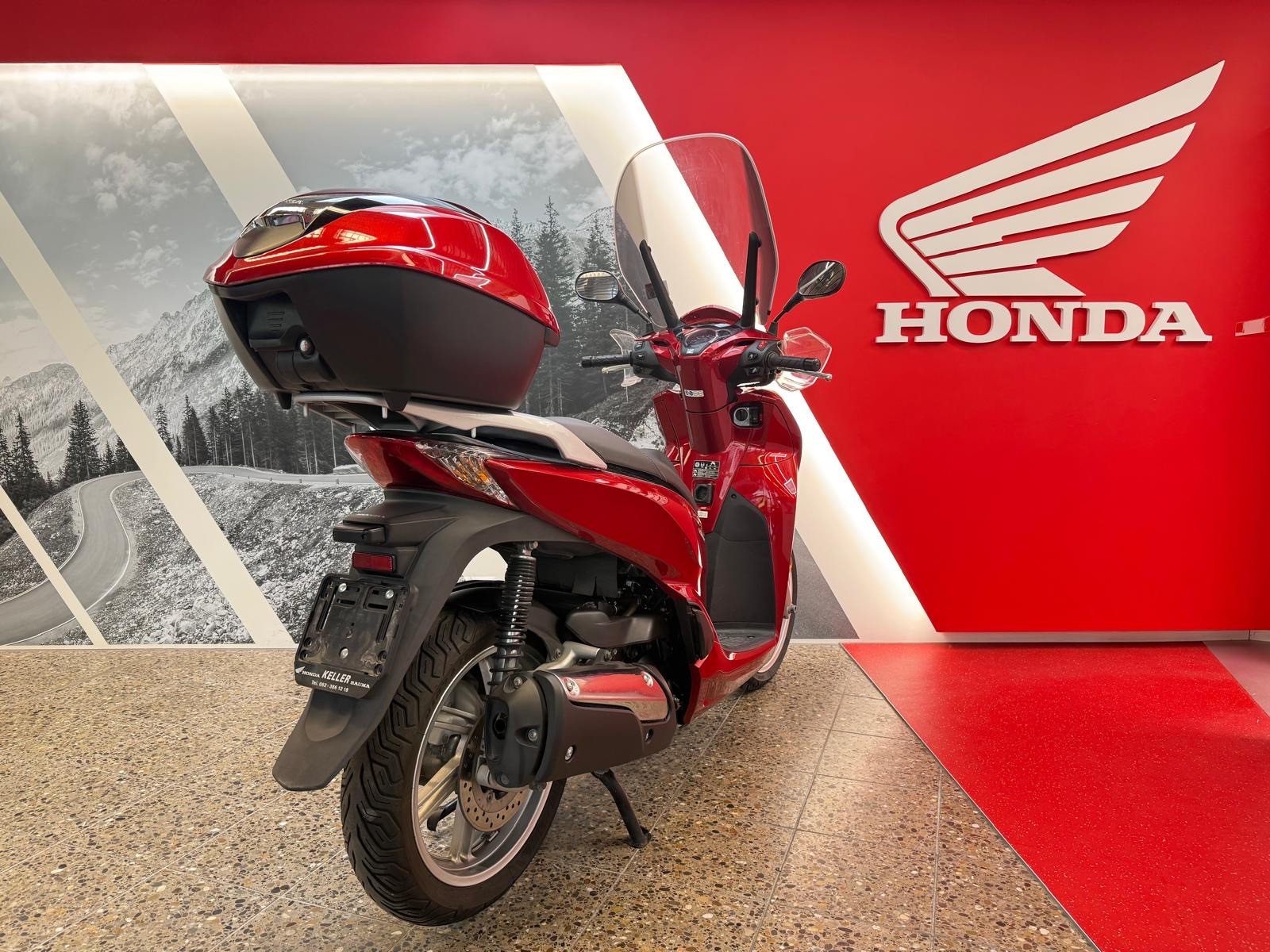 HONDA SH 300 A mit Top-Case und Windschild-showroom-element-3
