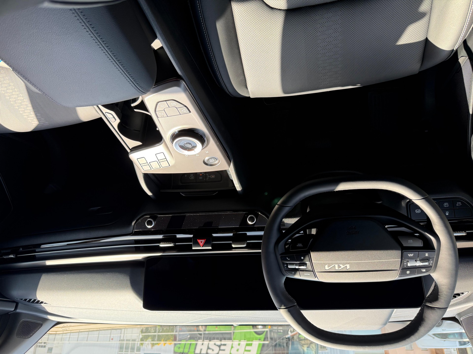 KIA Sportage 1.6 T-GDi Hybrid Black Edition-image-2