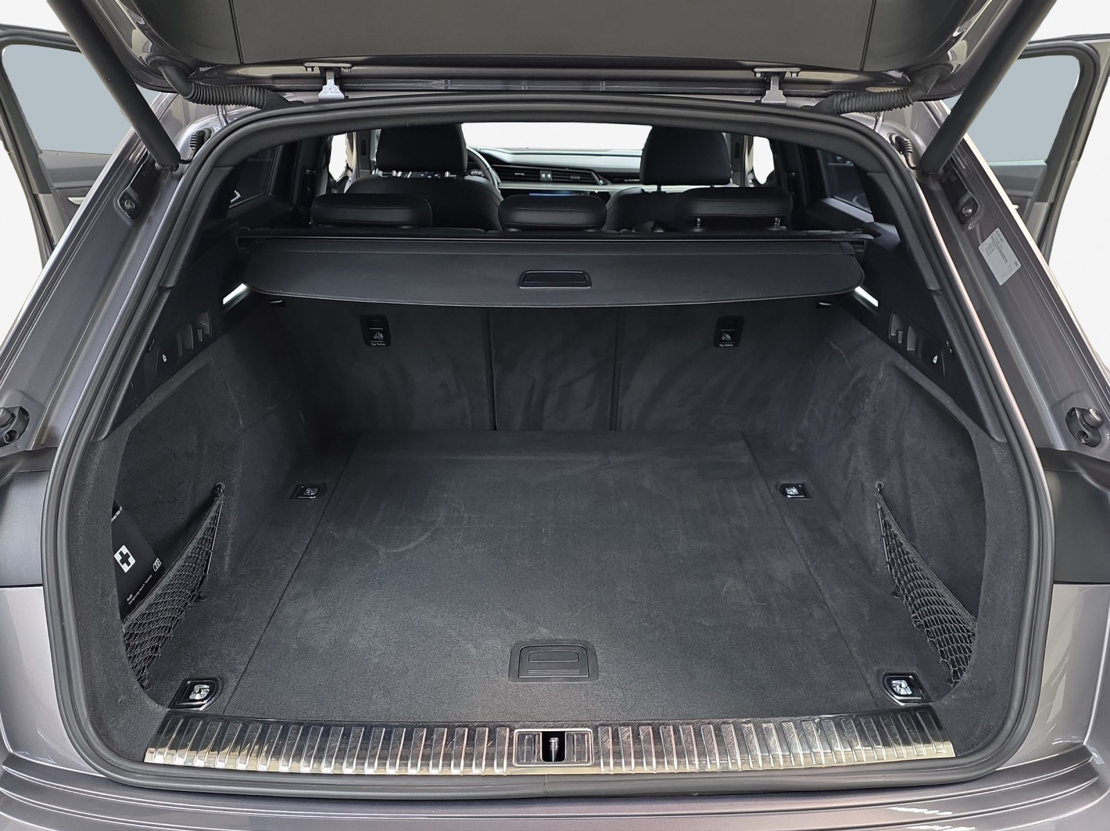 AUDI e-tron 55 Advanced quattro-image-13