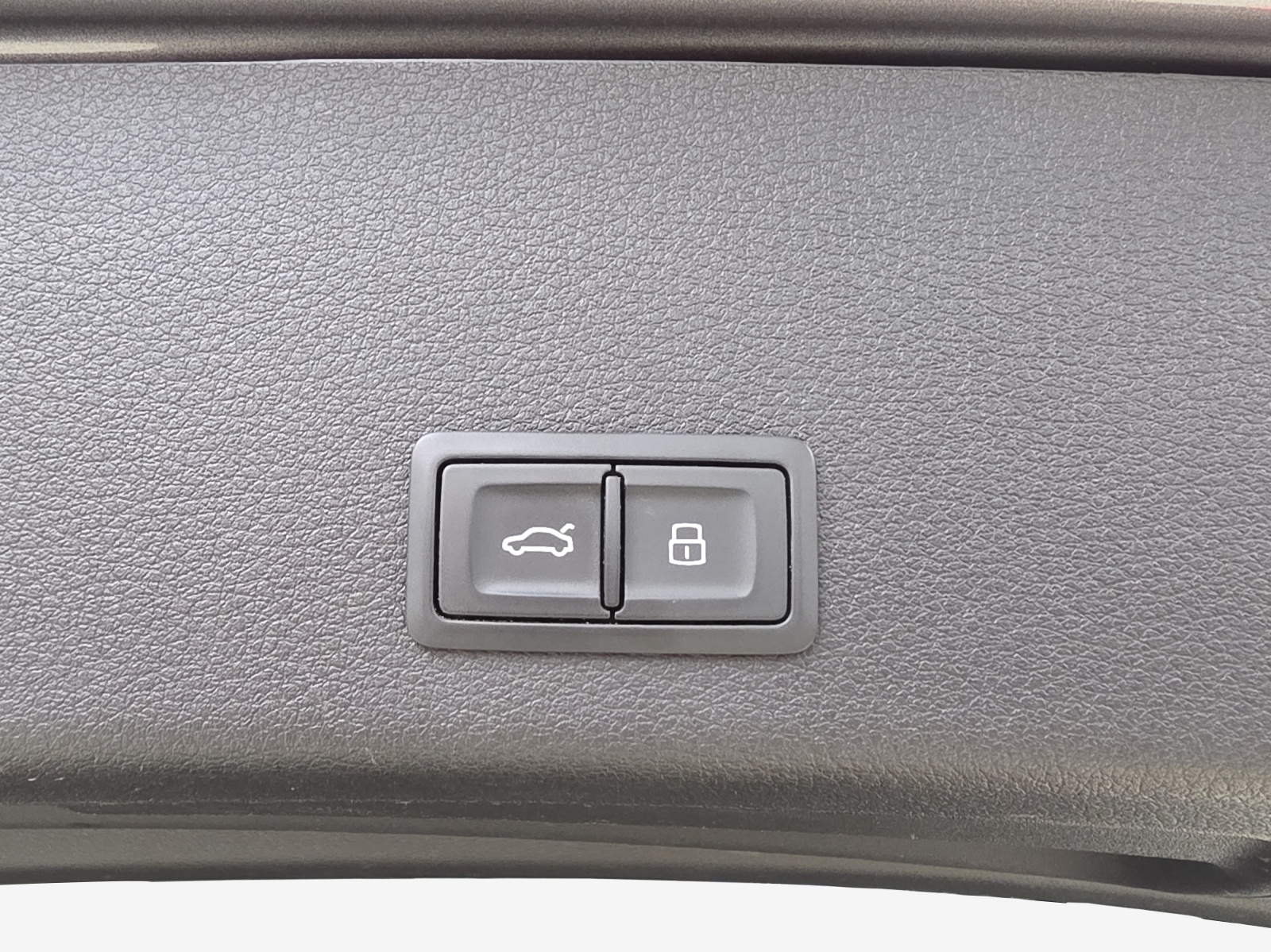 AUDI e-tron 55 Advanced quattro-image-14