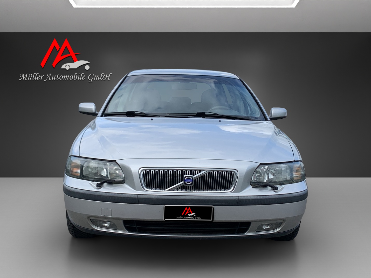 VOLVO V70 2.5T AWD Titanium Edition-showroom-element-2