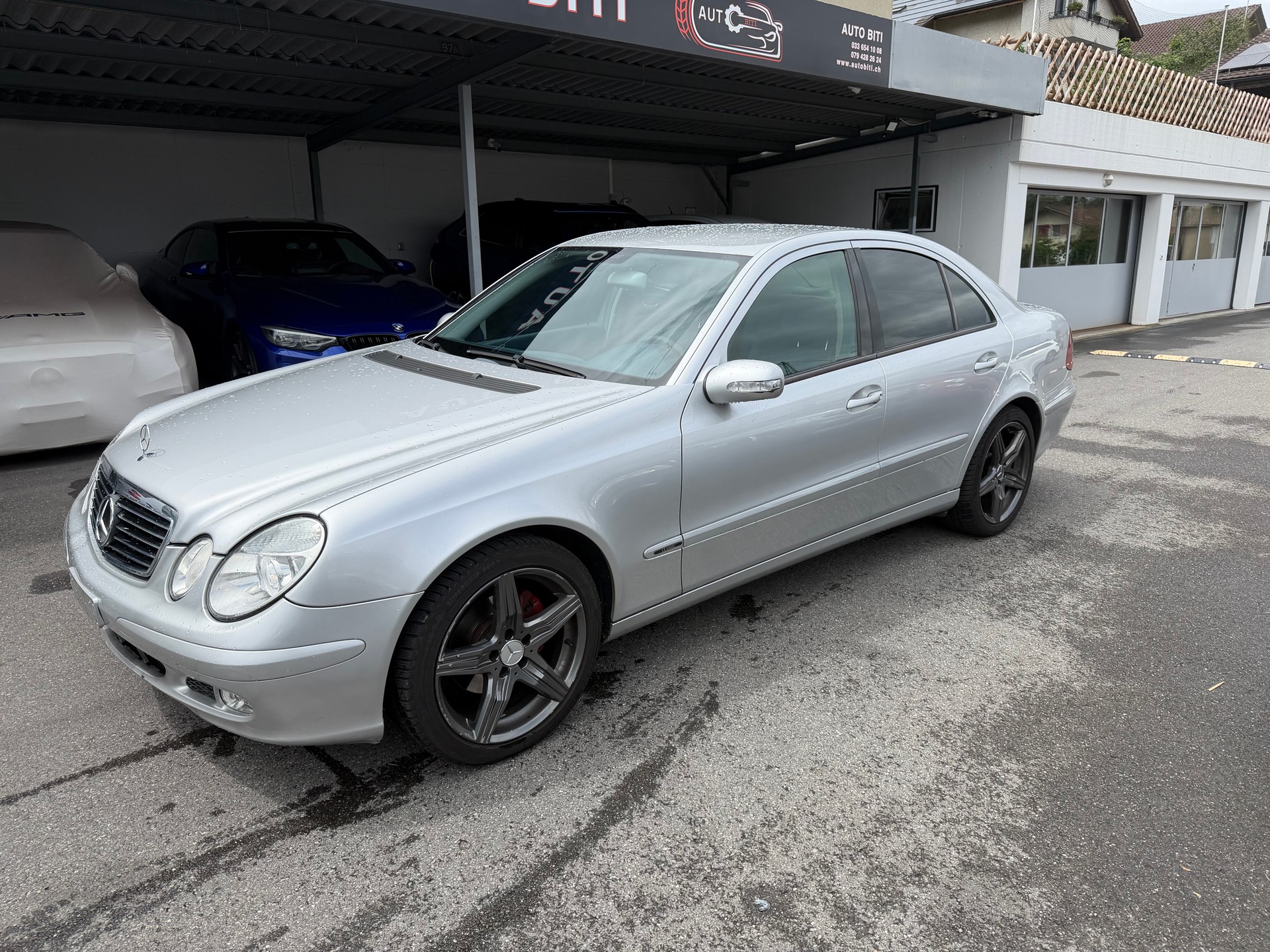 MERCEDES-BENZ E 320 CDI Classic Automatic-image-0