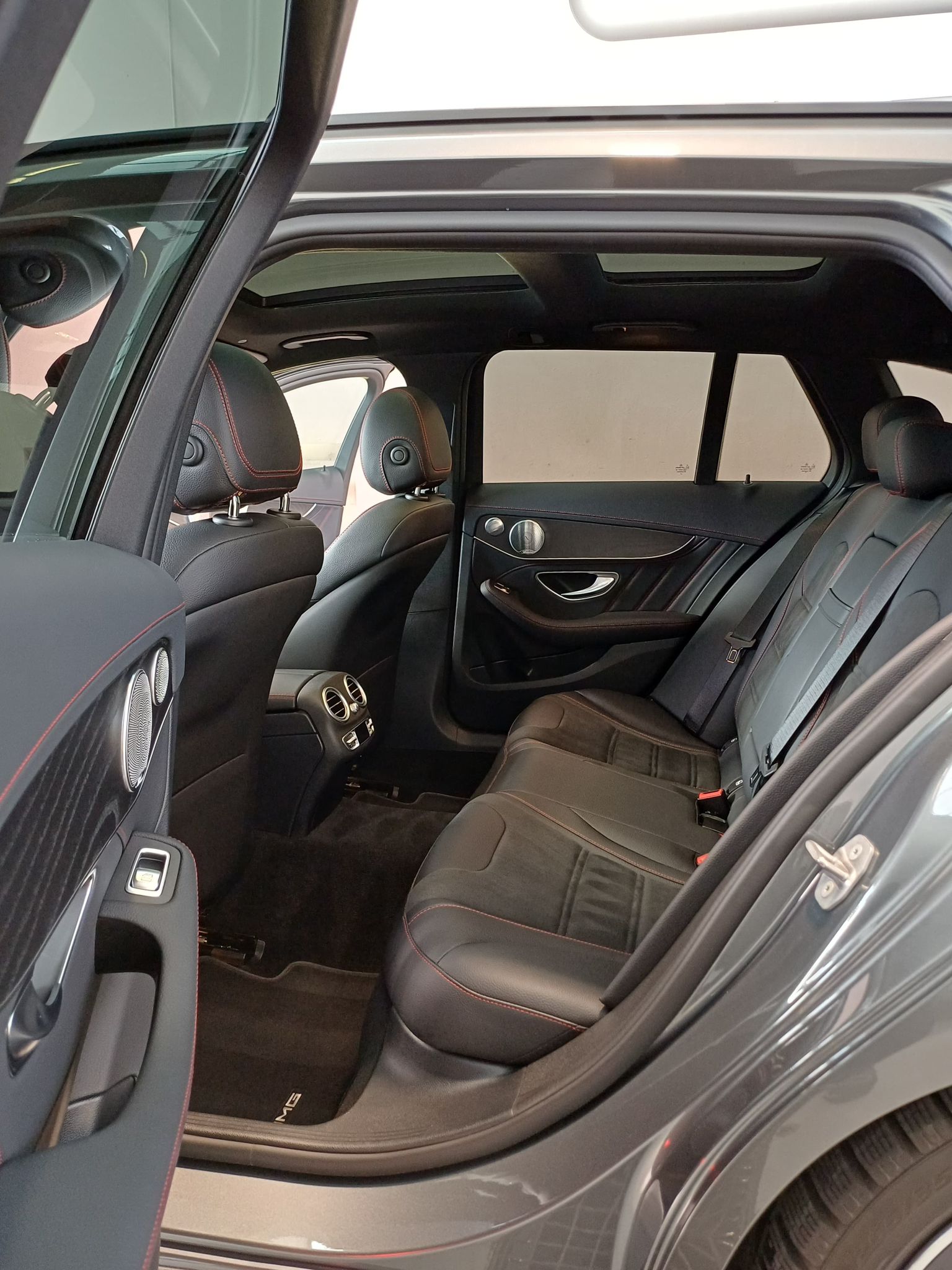 MERCEDES-BENZ C 43 AMG 4Matic 9G-Tronic-image-10