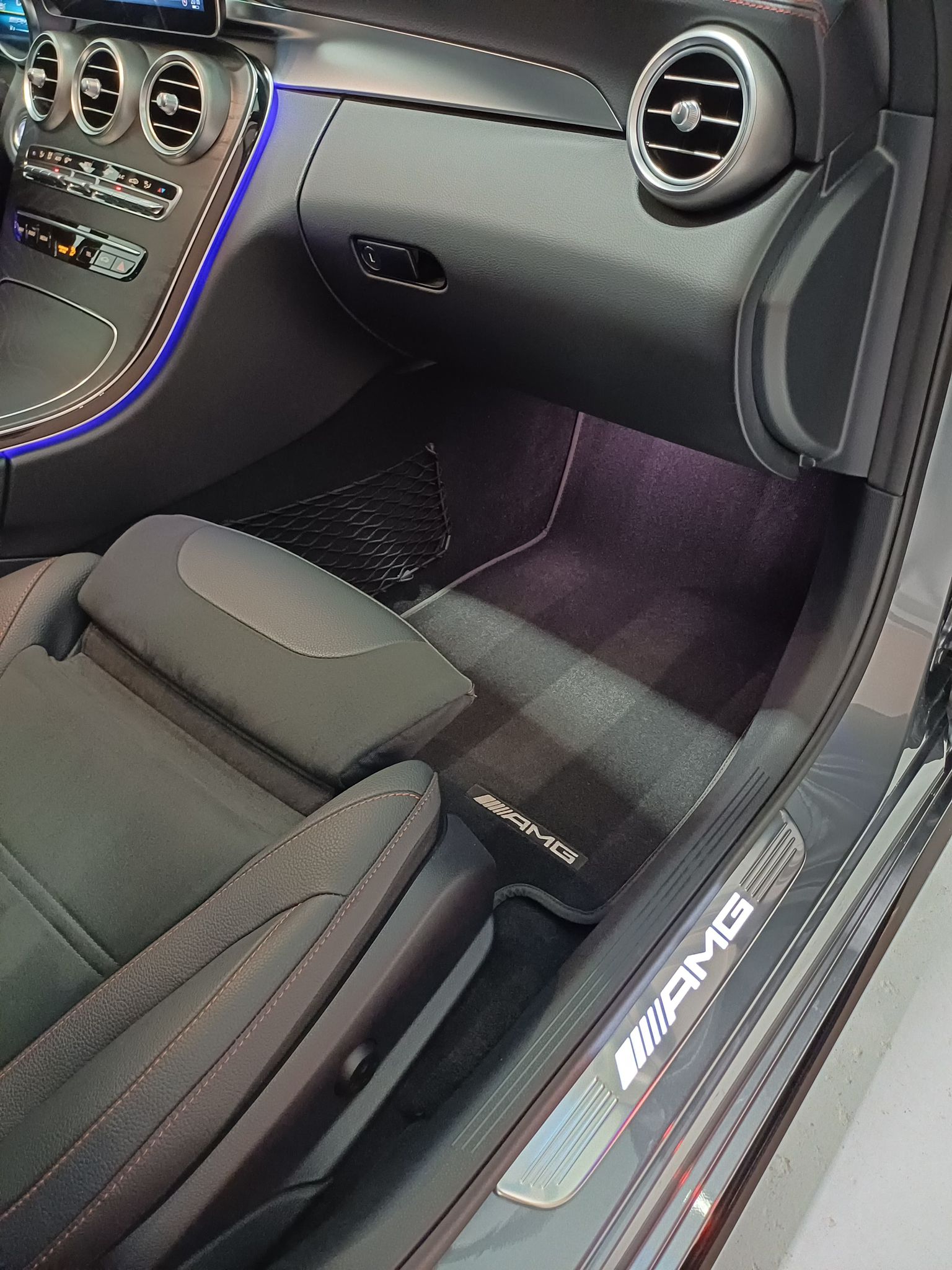 MERCEDES-BENZ C 43 AMG 4Matic 9G-Tronic-image-8