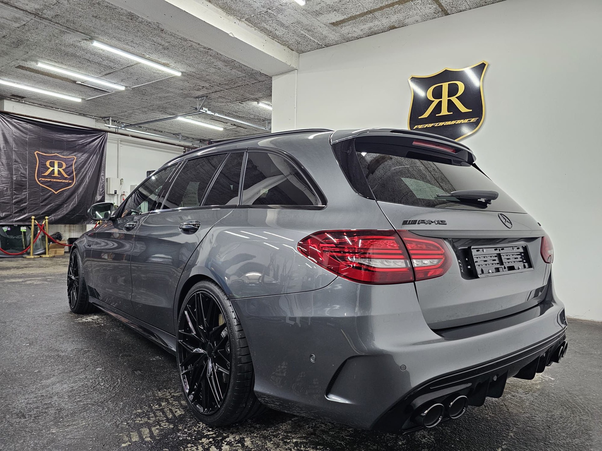 MERCEDES-BENZ C 43 AMG 4Matic 9G-Tronic-image-3