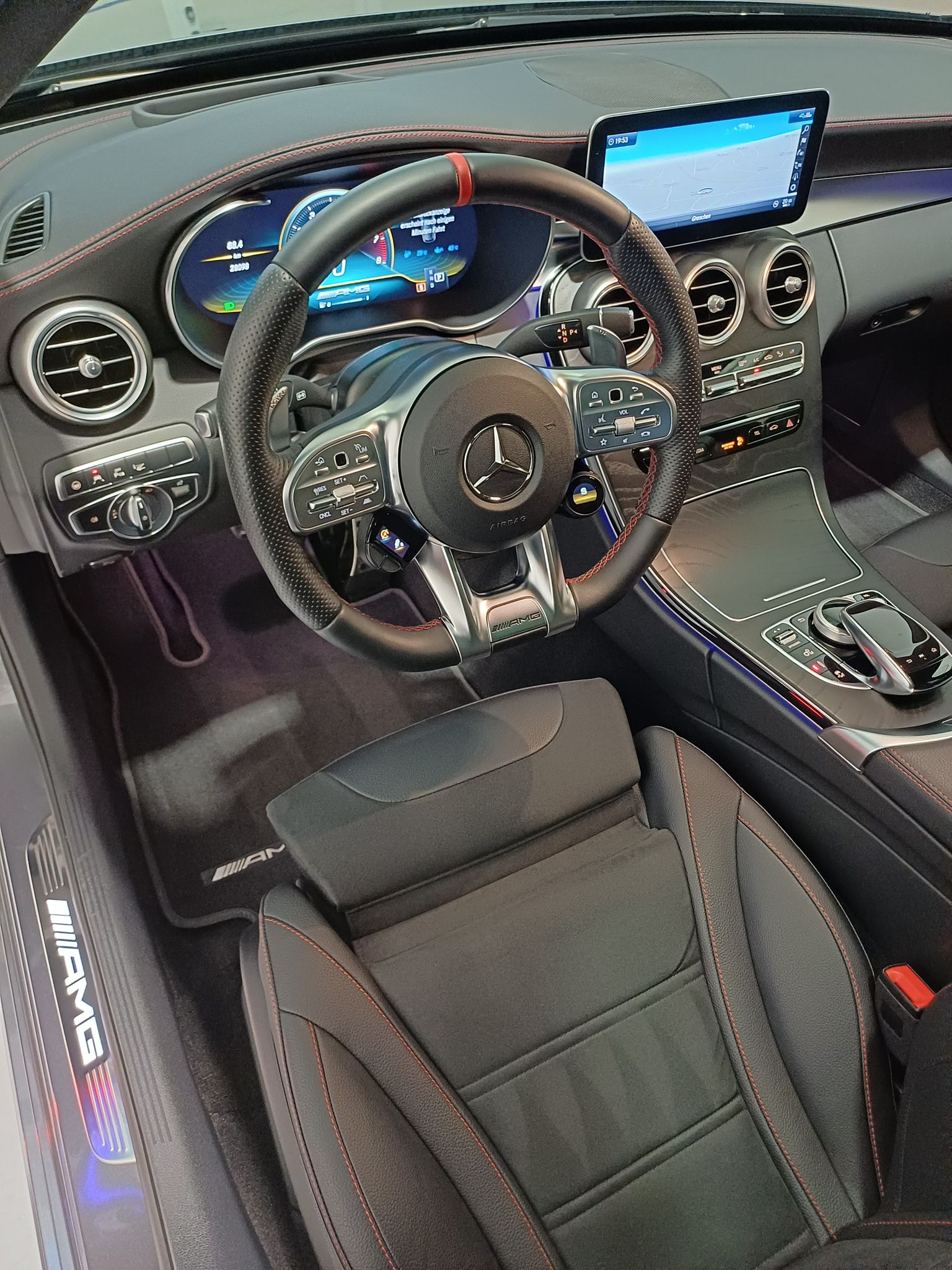 MERCEDES-BENZ C 43 AMG 4Matic 9G-Tronic-image-7