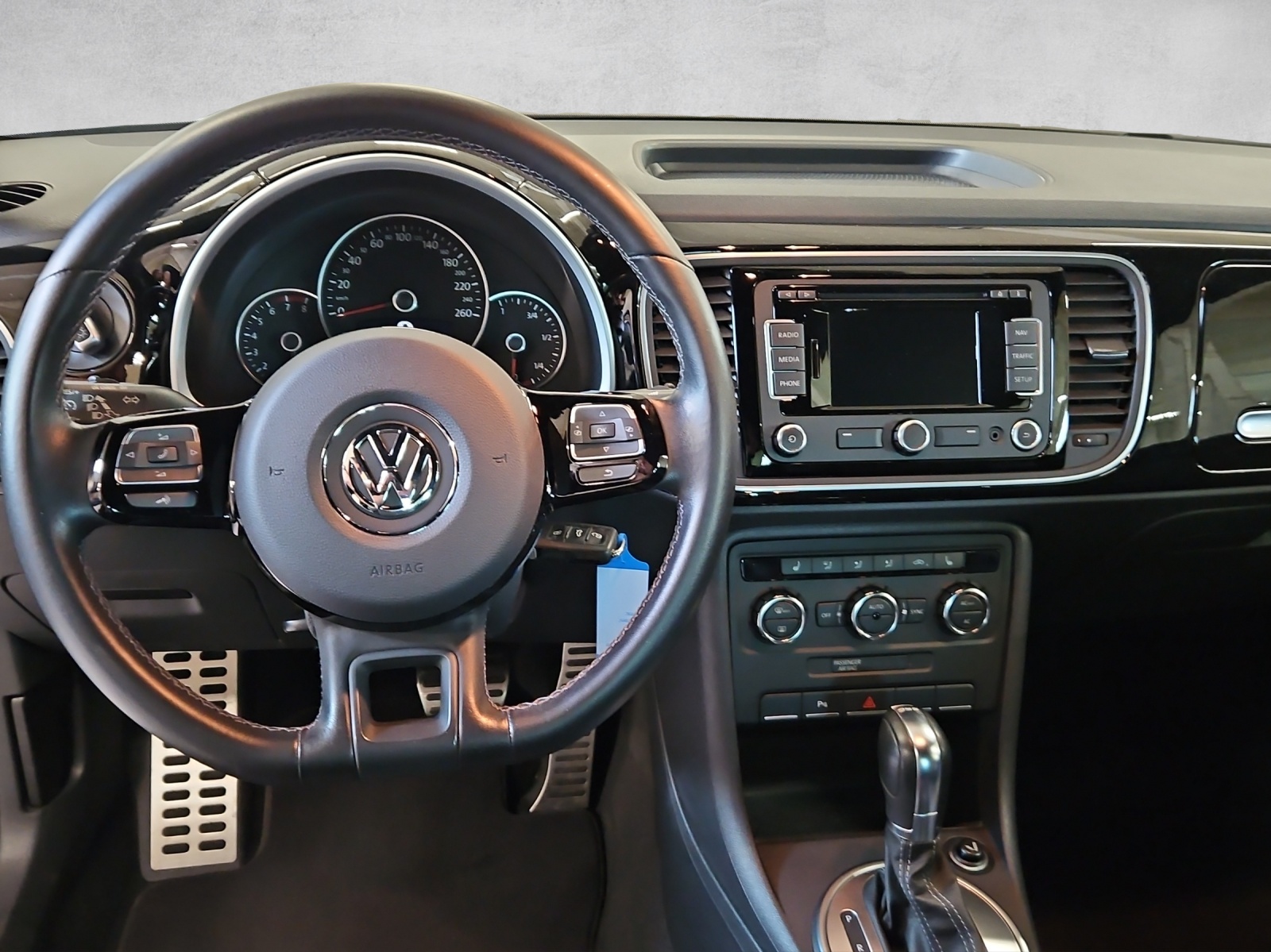 VW Beetle 2.0 TSI Sport DSG-image-11