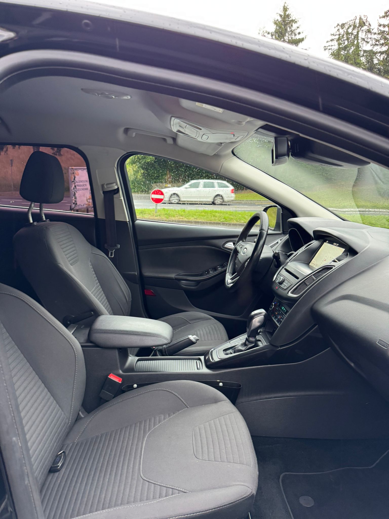 FORD Focus 2.0 TDCi Trend Powershift-image-9