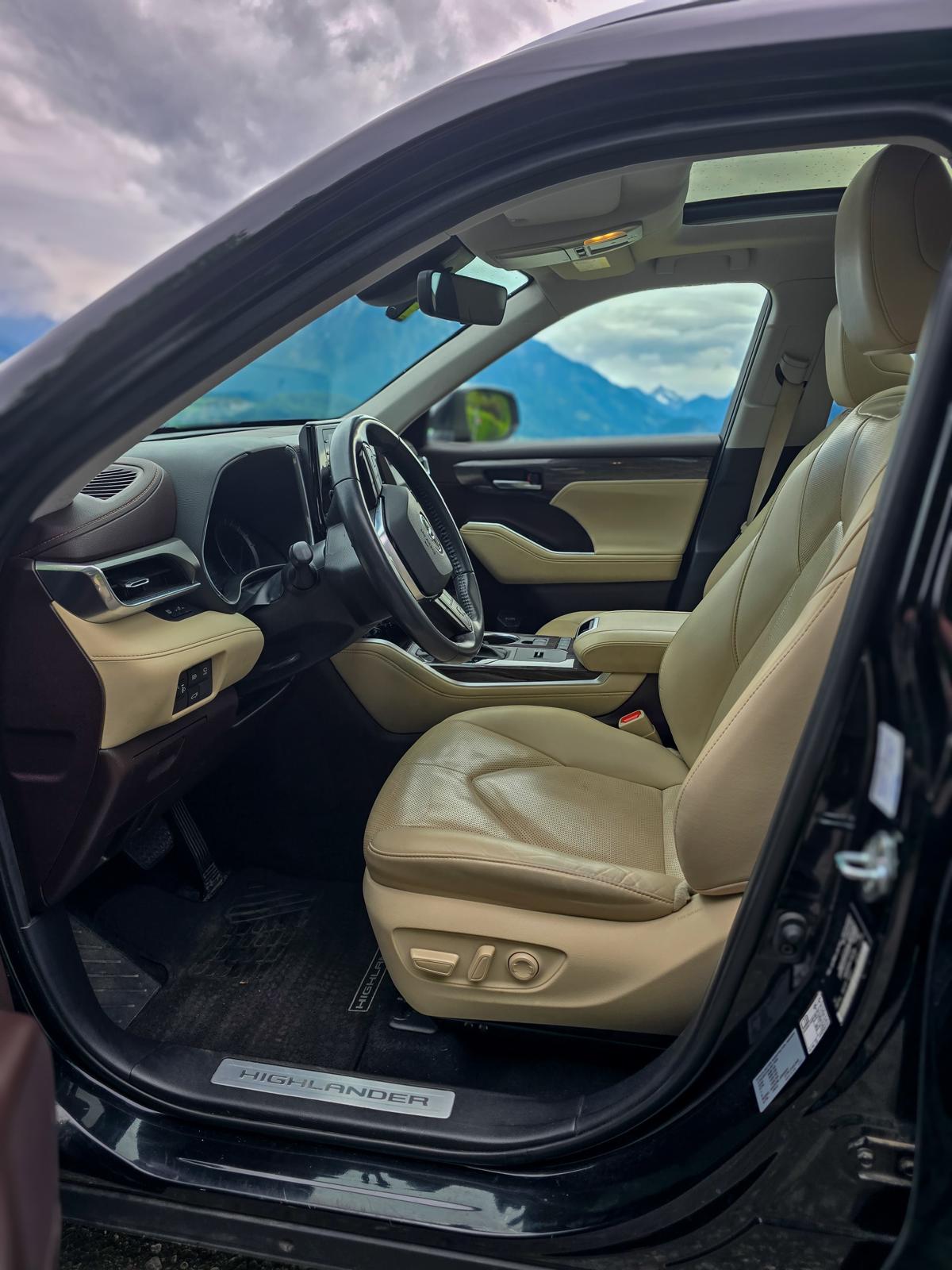 TOYOTA 2.5 HSD Premium-image-2