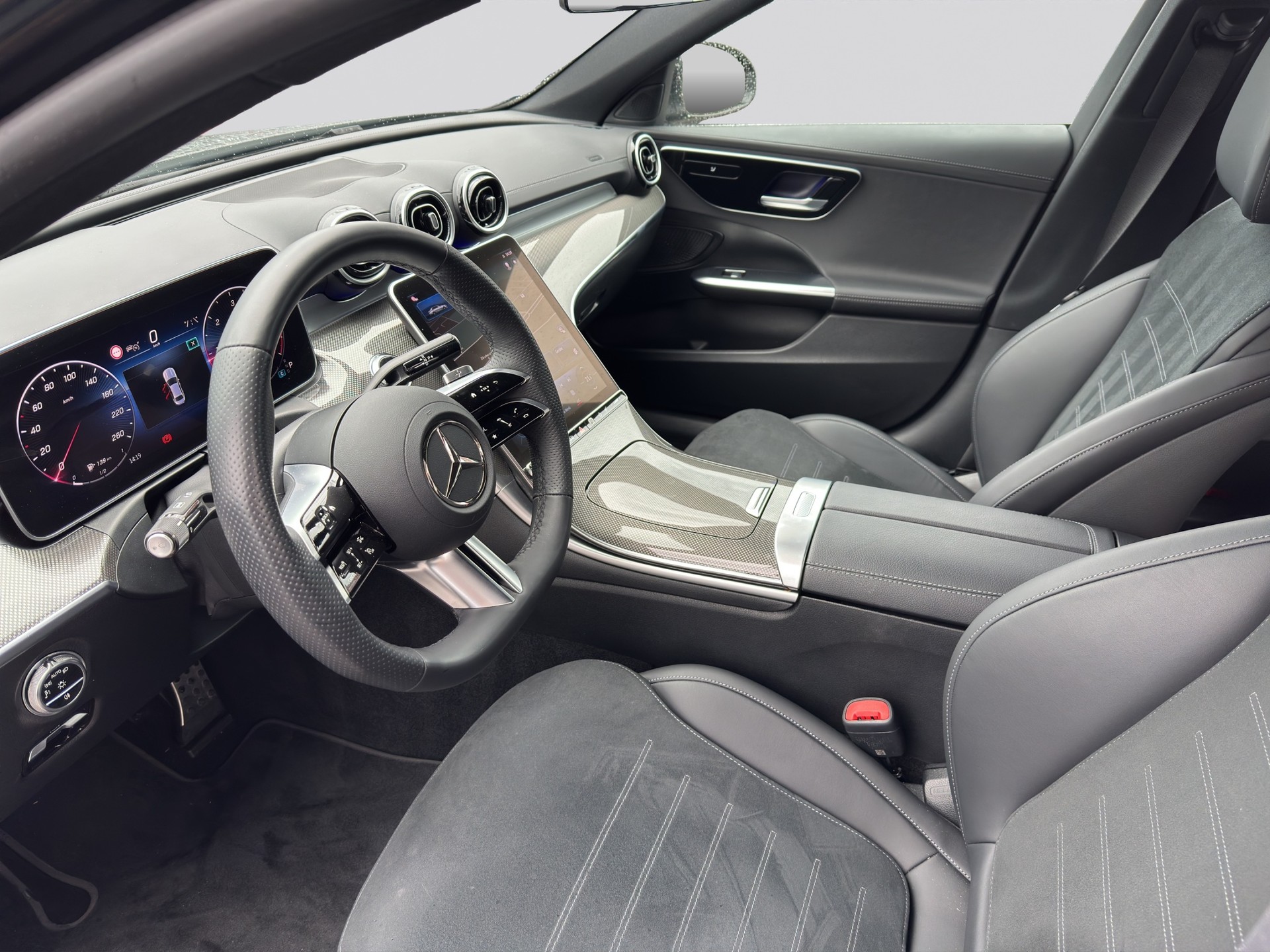 MERCEDES-BENZ C 220 d AMG Line-image-6