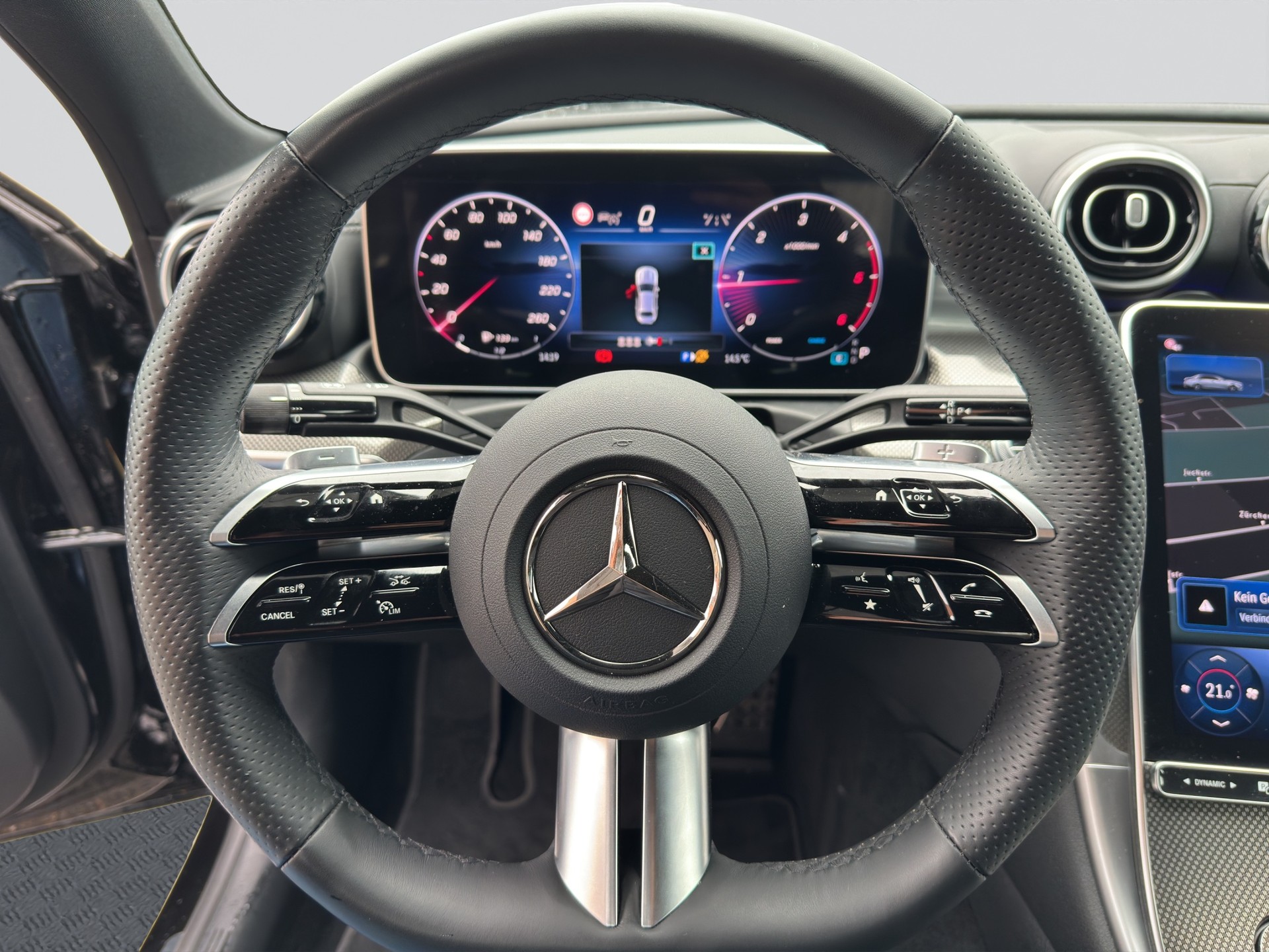 MERCEDES-BENZ C 220 d AMG Line-image-10