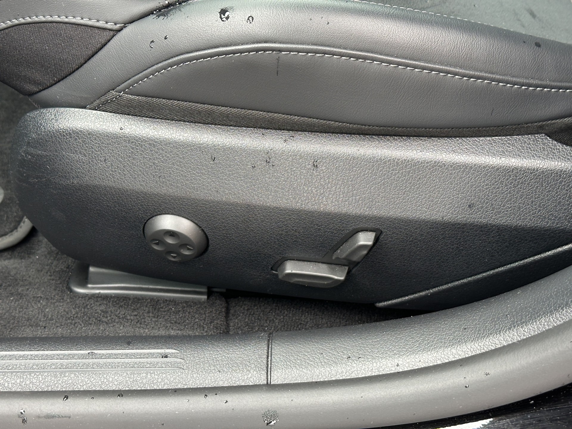 MERCEDES-BENZ C 220 d AMG Line-image-9