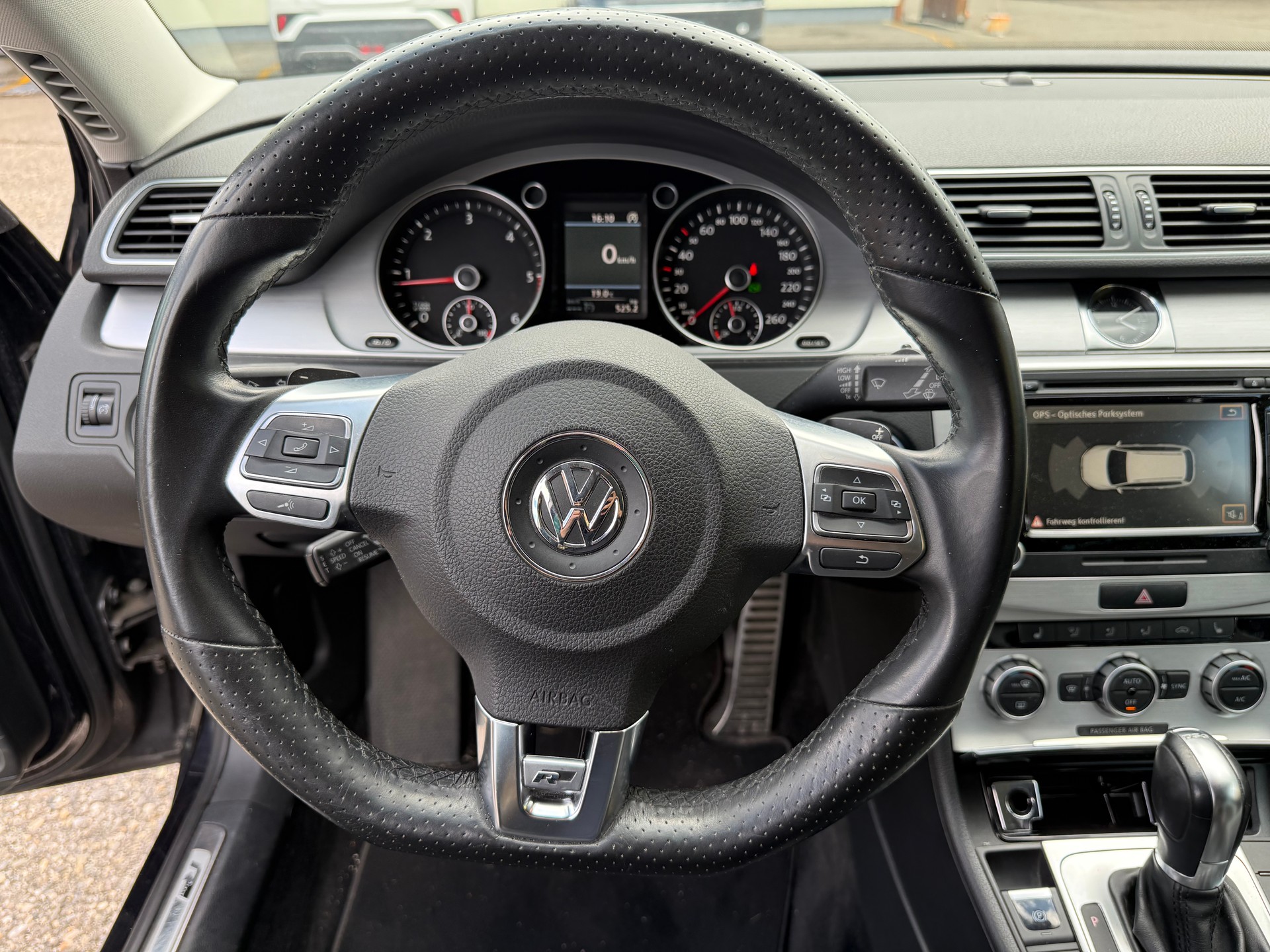 VW Passat Variant 2.0 TDI BMT R-Line DSG-image-10