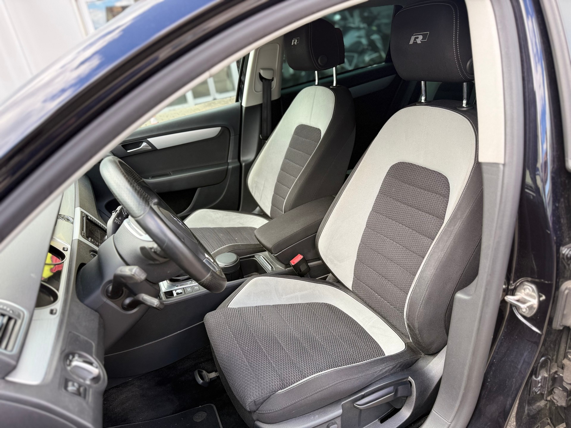 VW Passat Variant 2.0 TDI BMT R-Line DSG-image-9