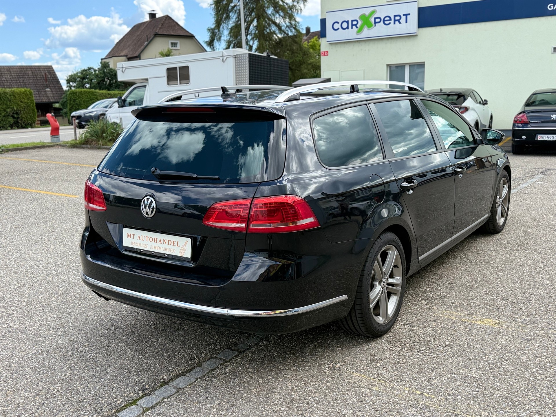 VW Passat Variant 2.0 TDI BMT R-Line DSG-image-4