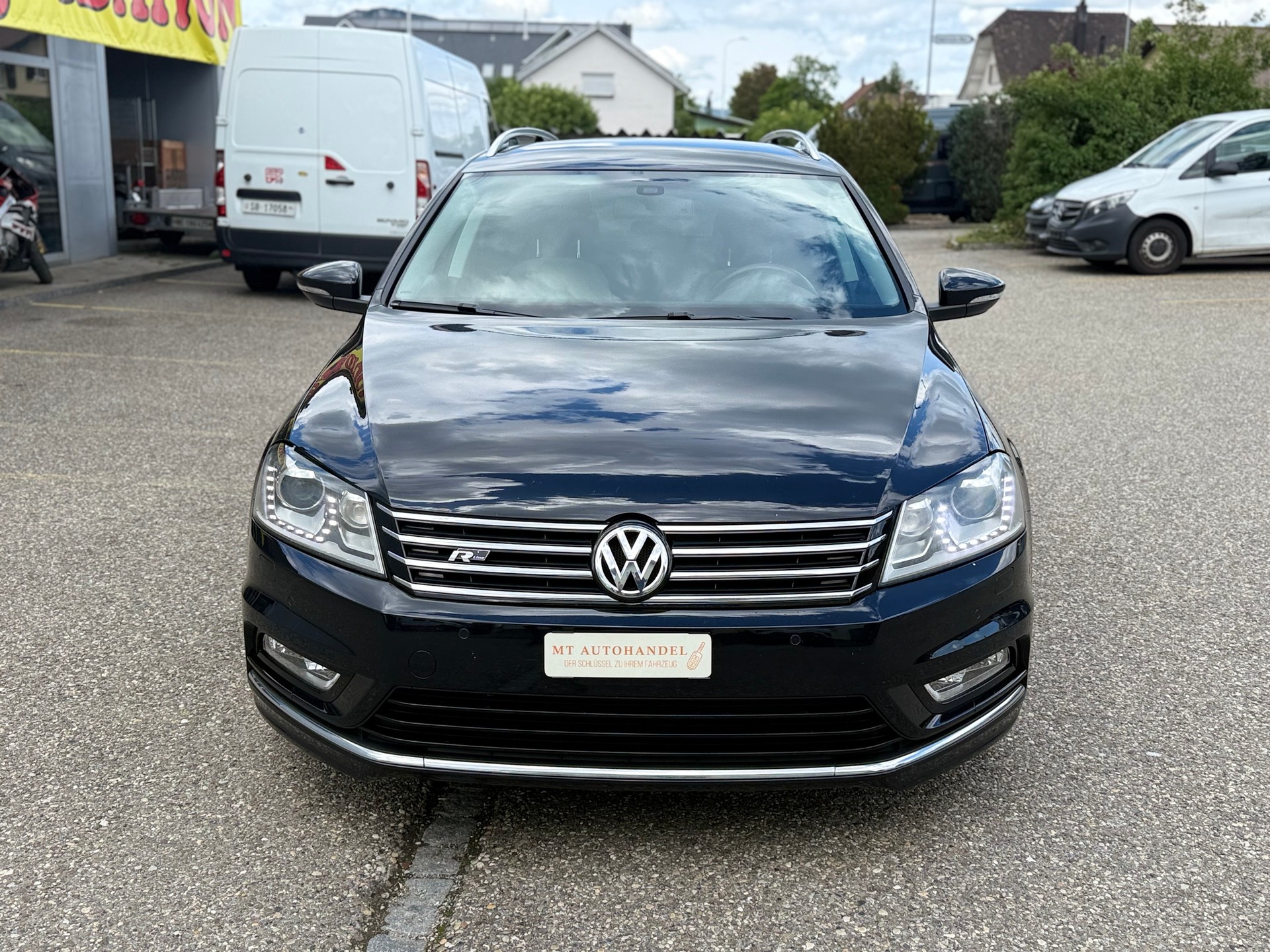 VW Passat Variant 2.0 TDI BMT R-Line DSG-image-1