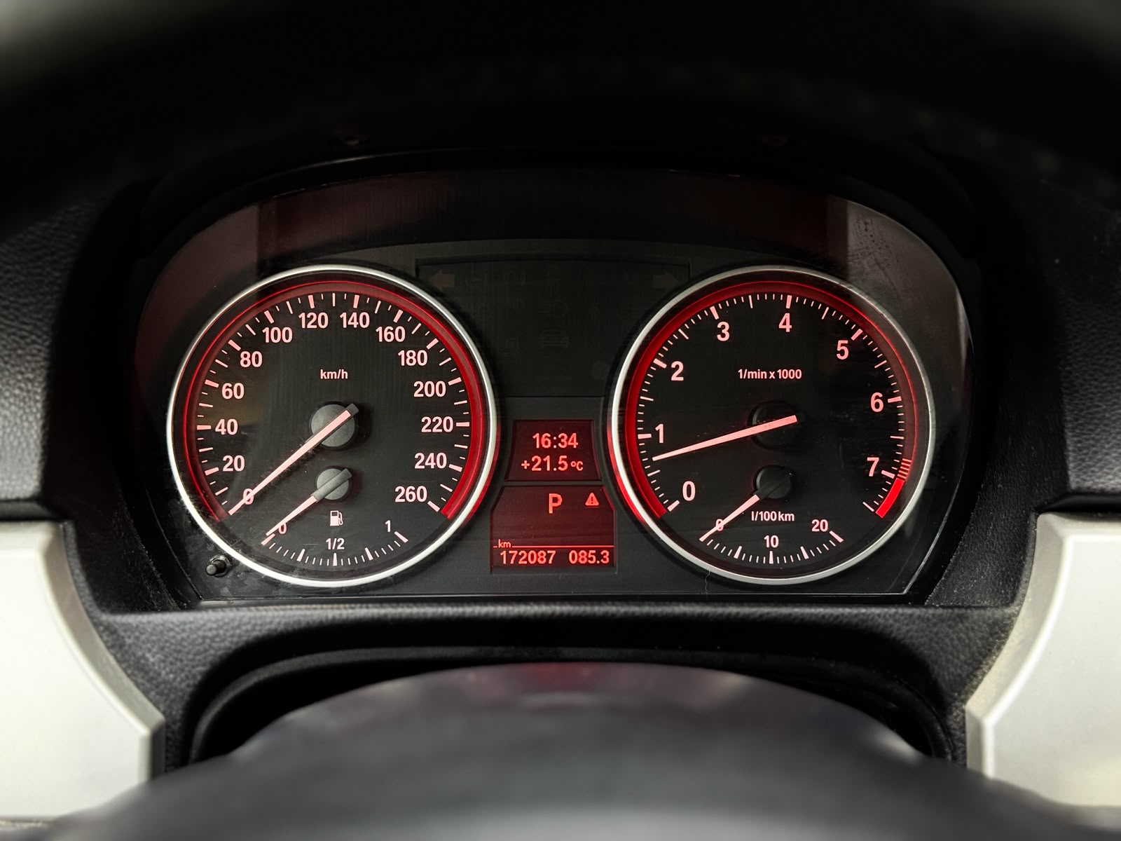 BMW 325i xDrive Touring Steptronic-image-19