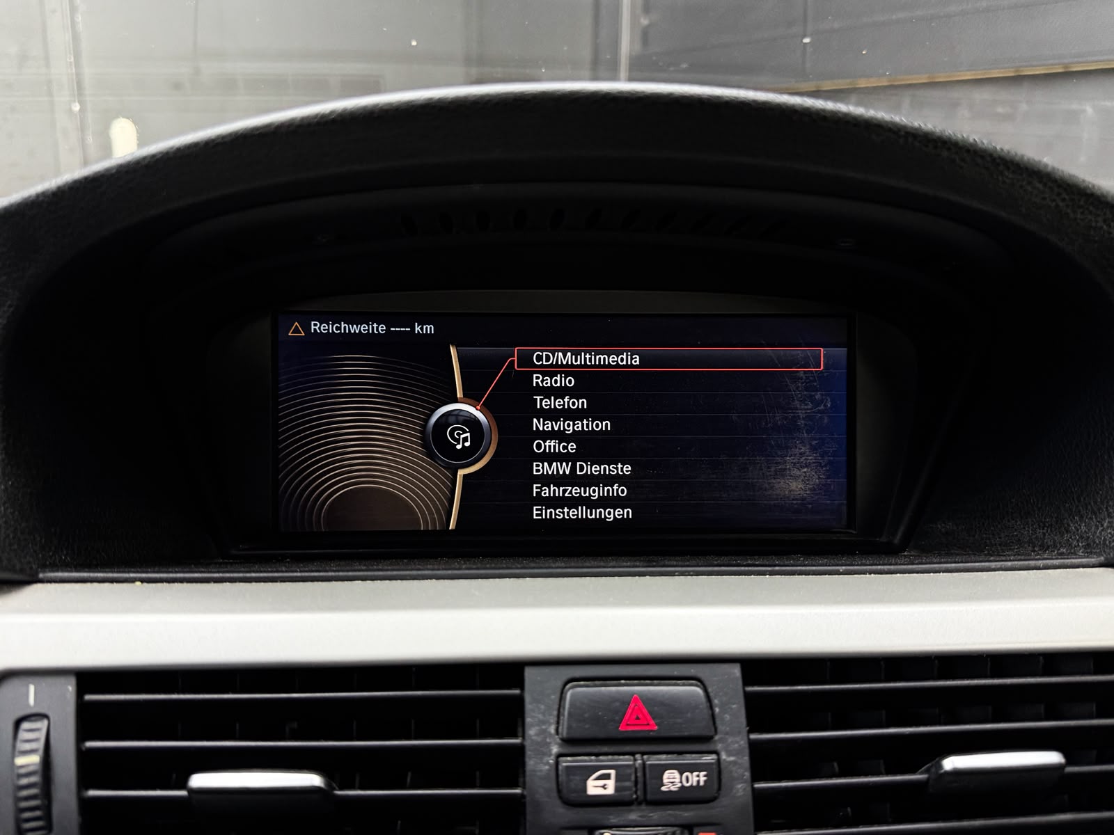 BMW 325i xDrive Touring Steptronic-image-14