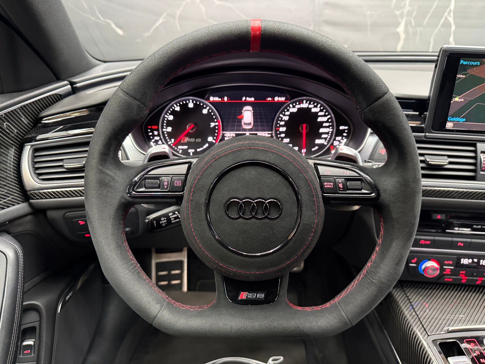 AUDI RS6 Avant 4.0 TFSI V8 performance quattro-image-12