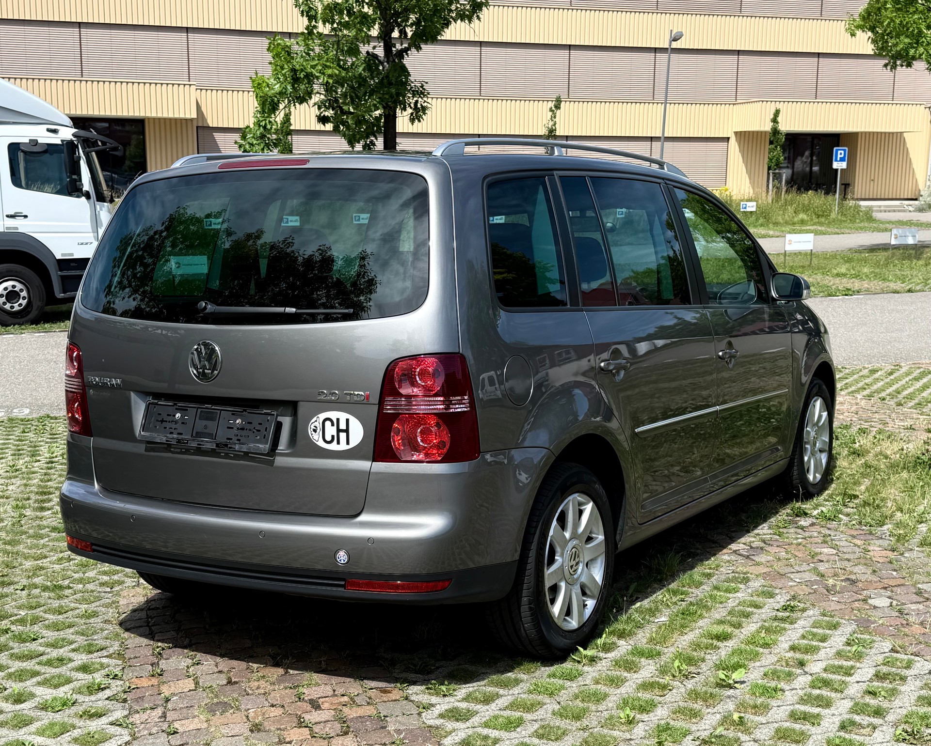 VW 2.0 TDI DPF 170 Highline-image-2