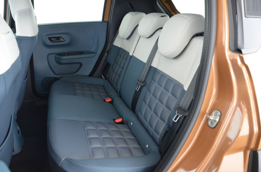 FIAT Grande Panda Elektro La Prima-image-13