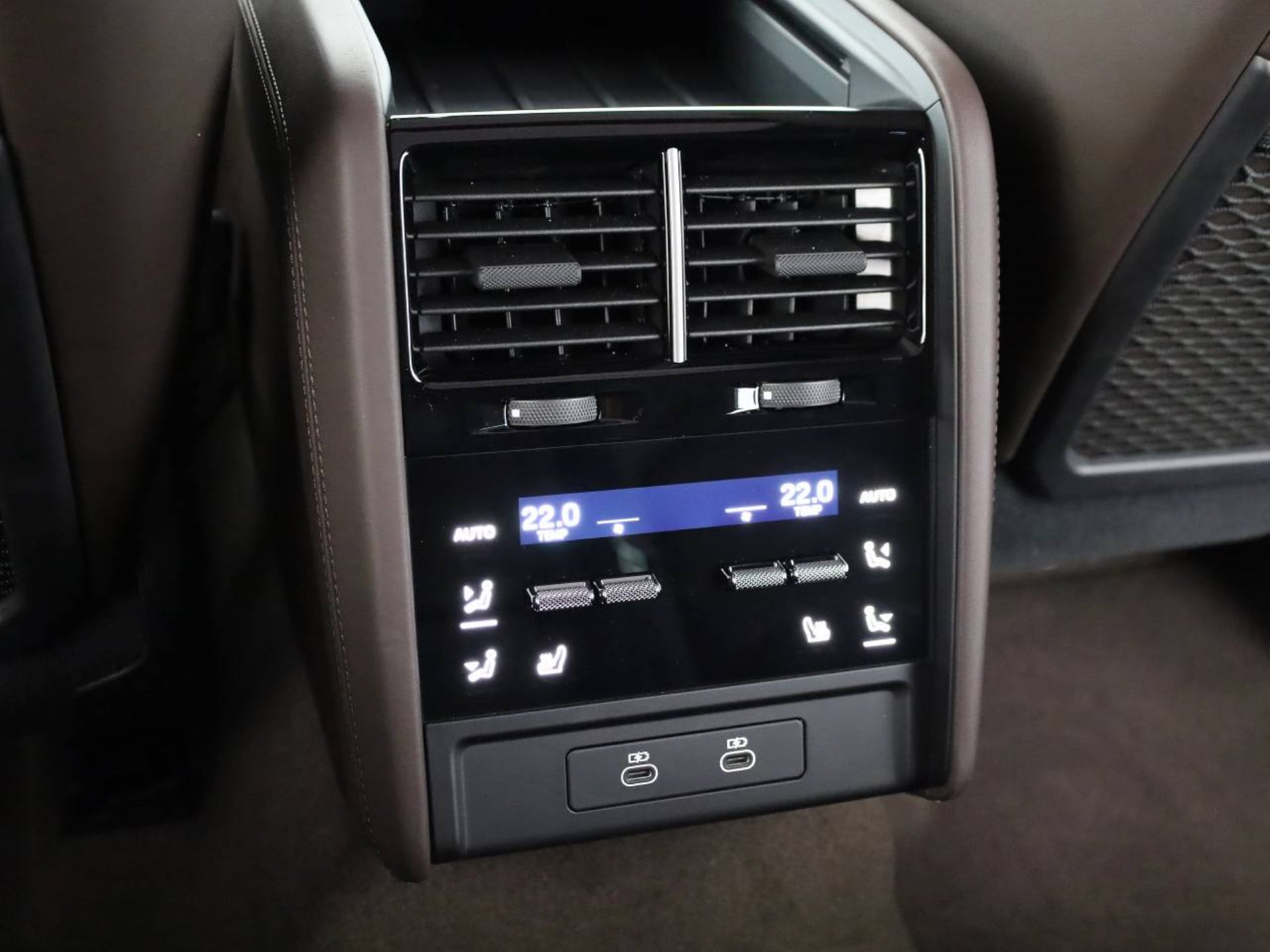 PORSCHE Cayenne Electric-image-18