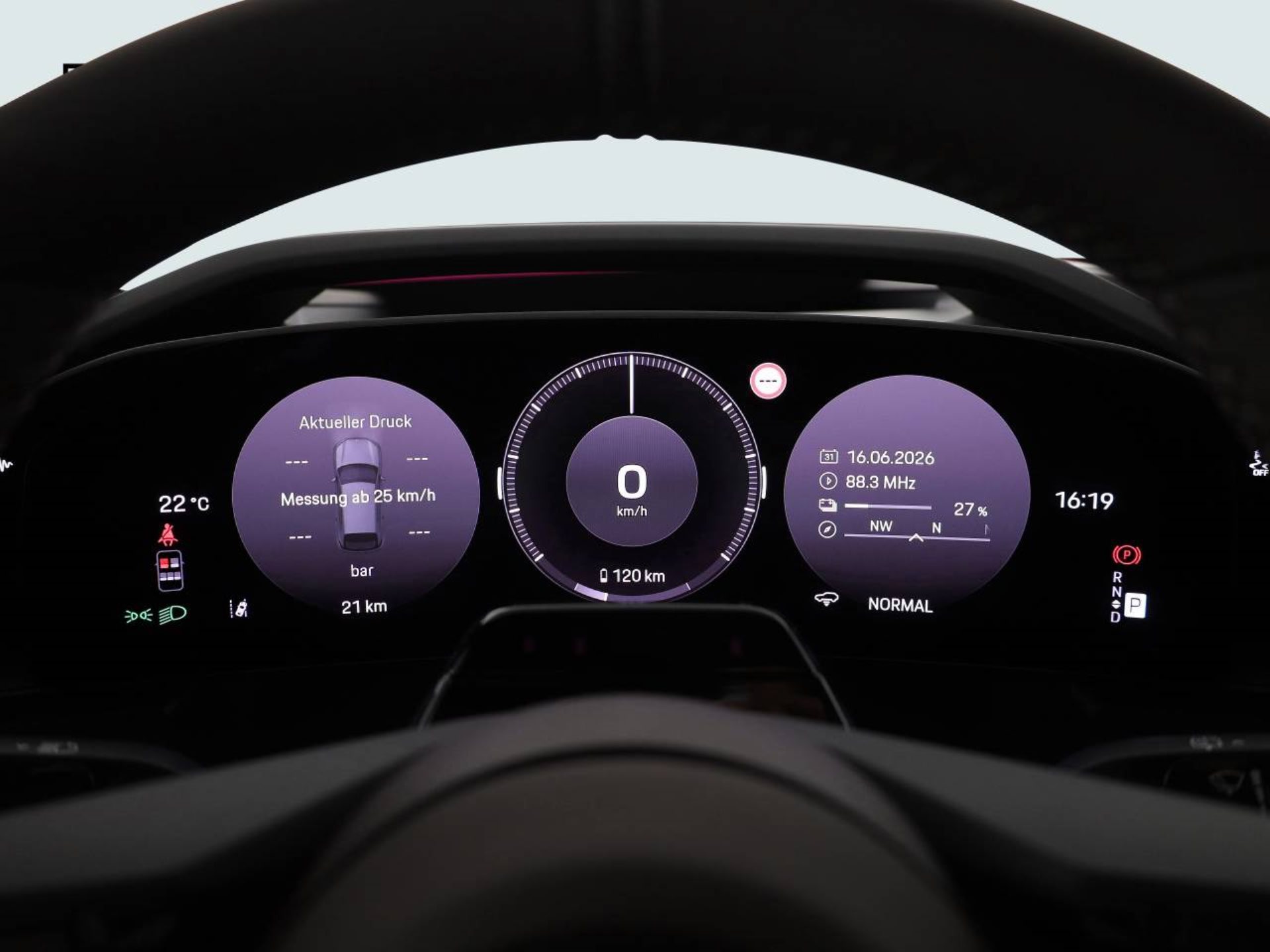 PORSCHE Cayenne Electric-image-15