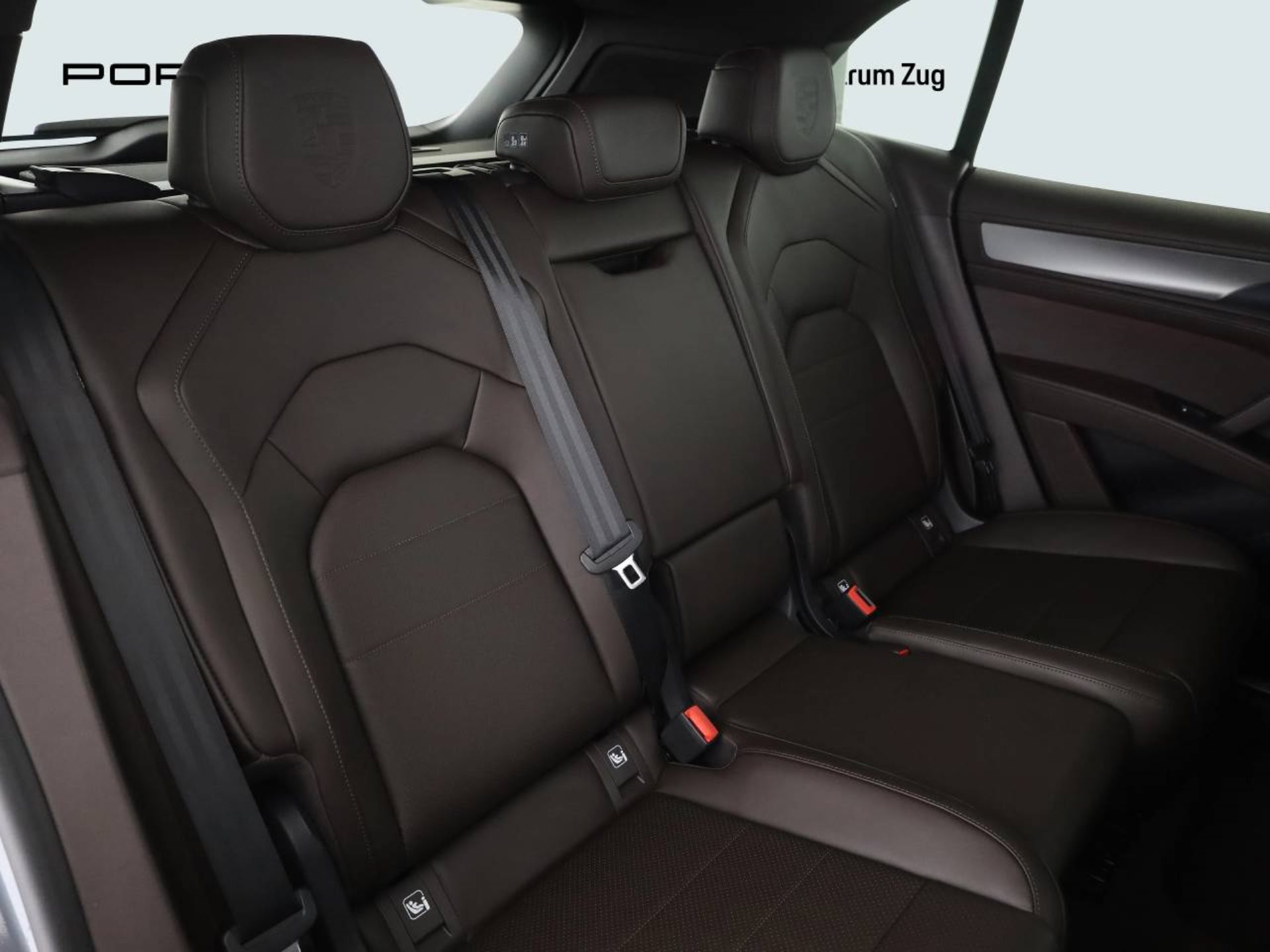 PORSCHE Cayenne Electric-image-11