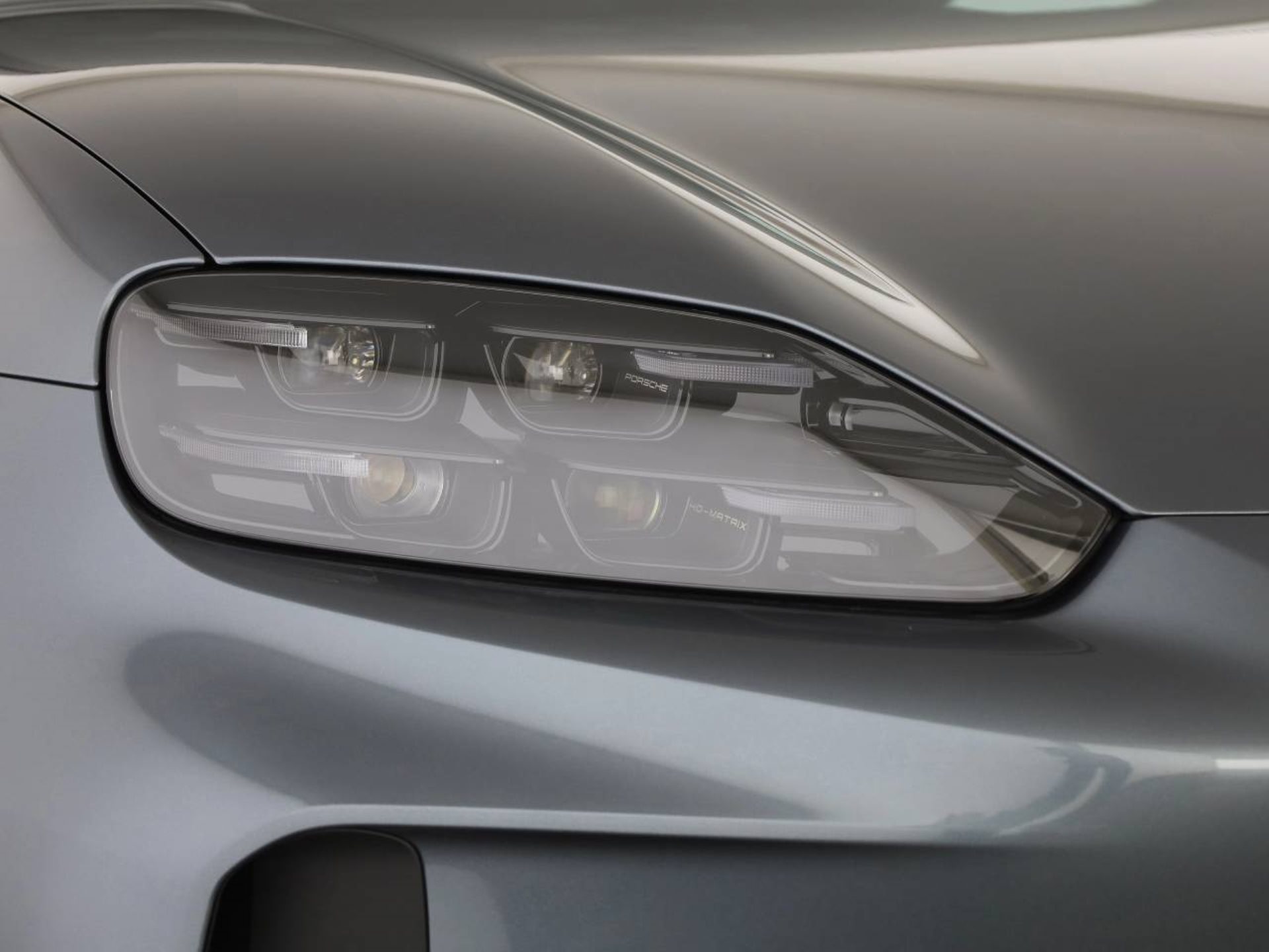 PORSCHE Cayenne Electric-image-19