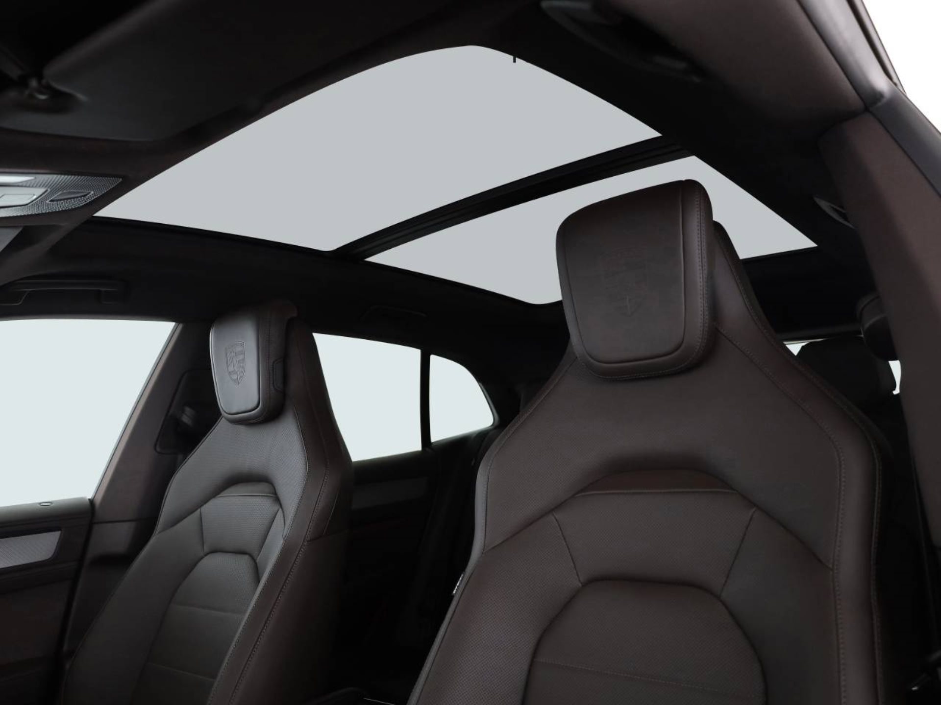 PORSCHE Cayenne Electric-image-10