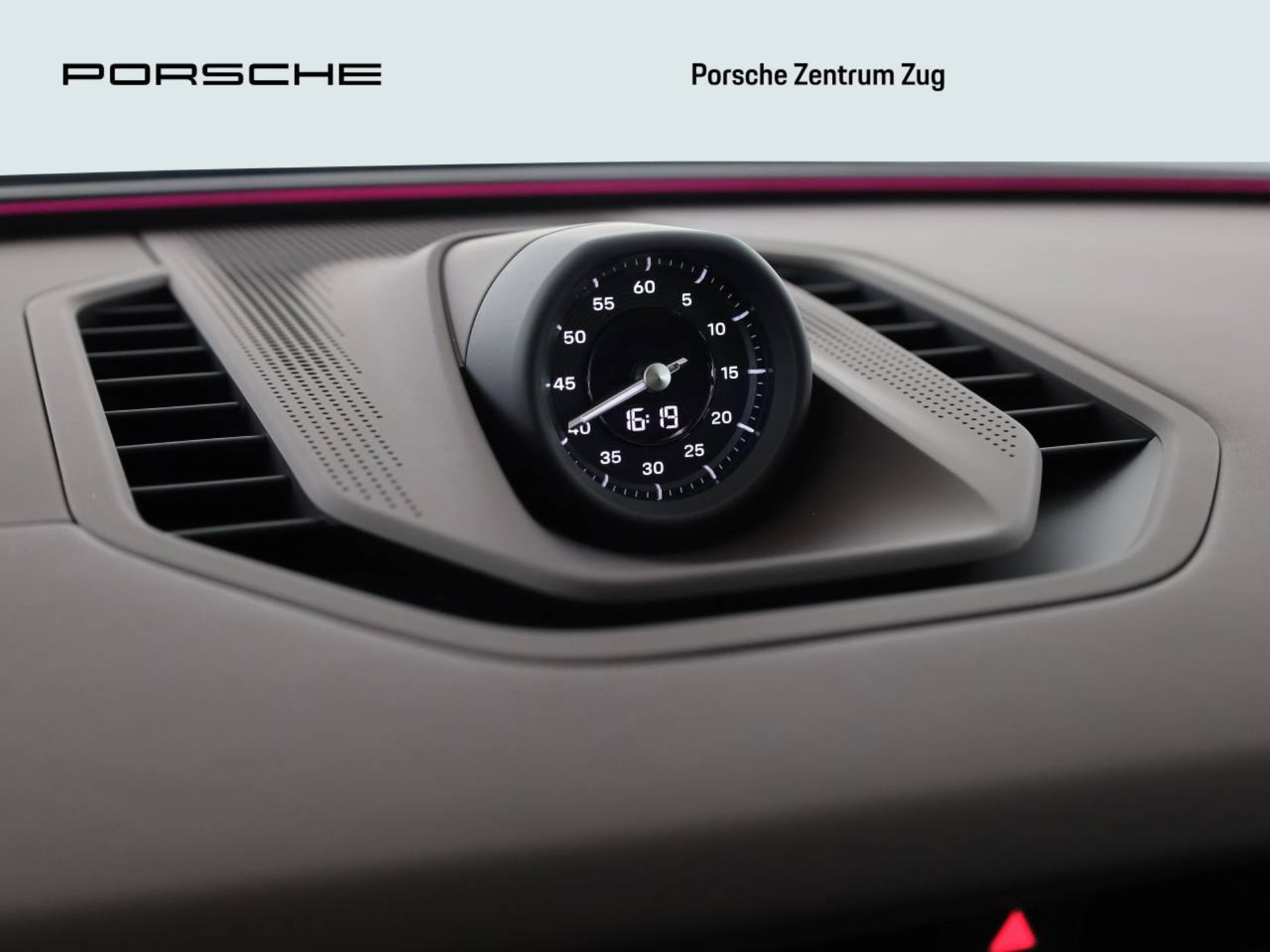 PORSCHE Cayenne Electric-image-16
